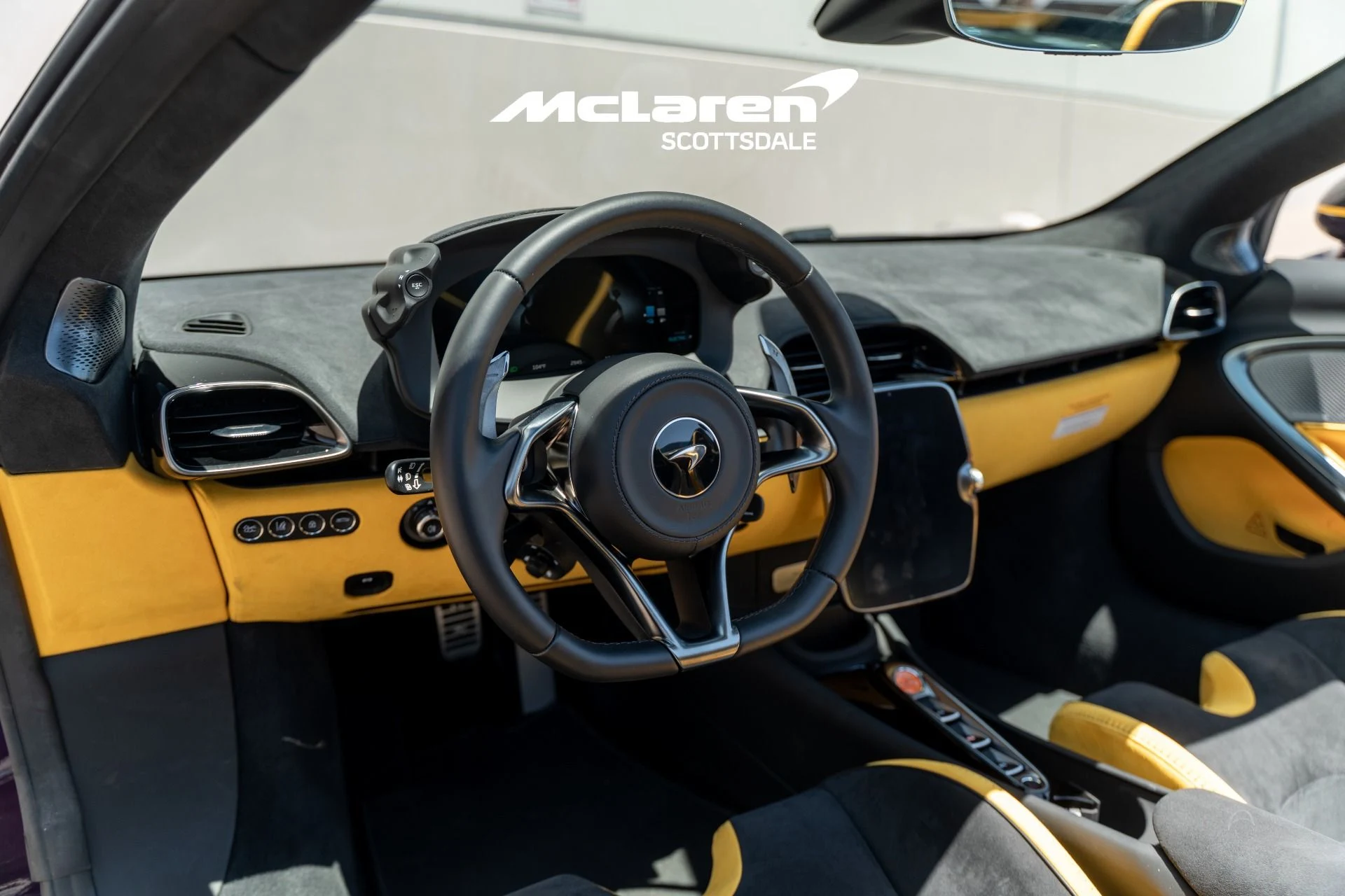 mph012_1361084952_Used_2025_MCLAREN_ARTURA_1780680129_8339557d28