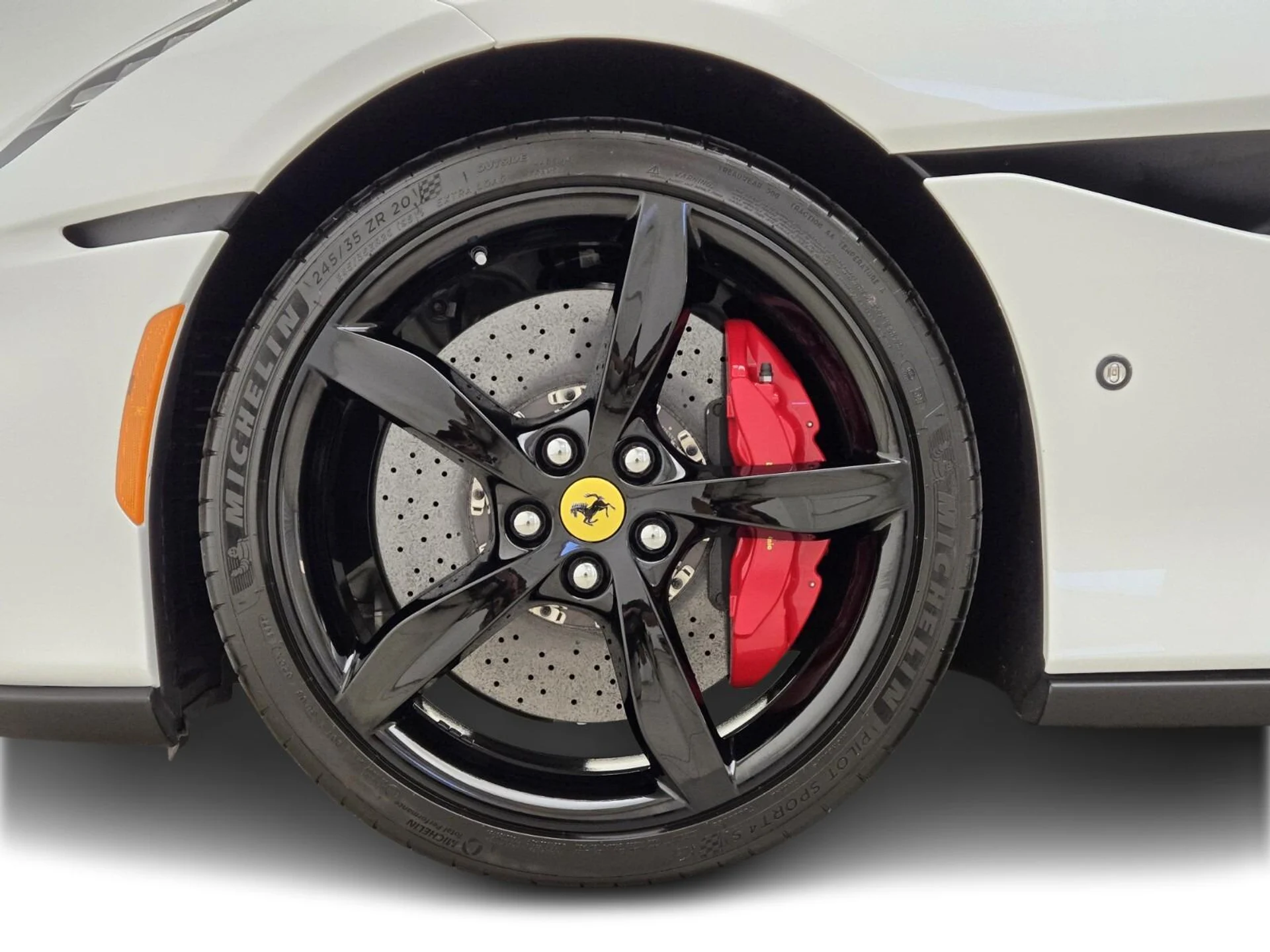 mph012_1366191476_Used_2023_Ferrari_Portofino_1755328586_456bbb9366