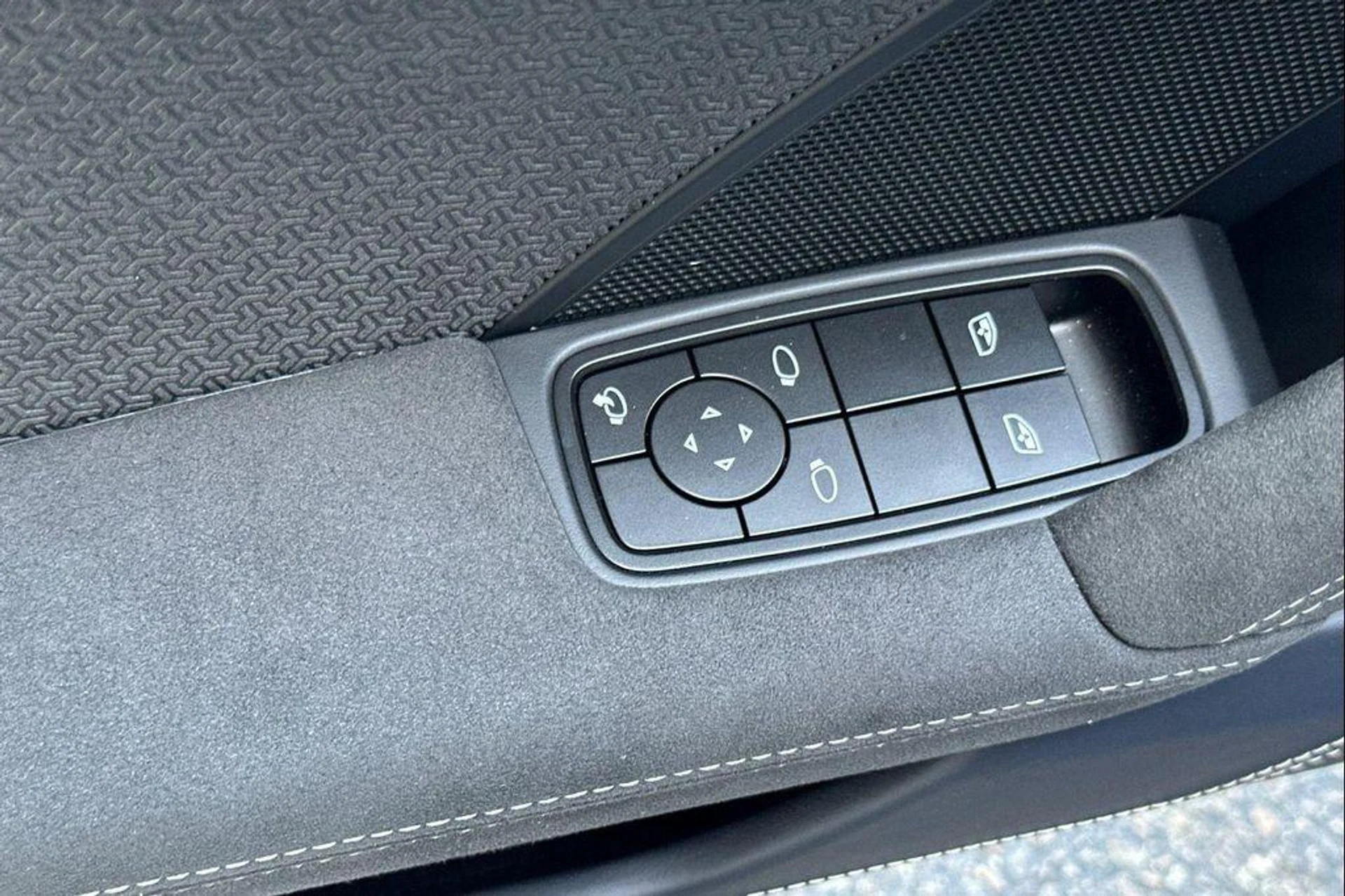 mph012_1369743615_Mog_N_No4c_a00_UUD_Km7_Sk7_Vo_F_Dz8_9646ff77d5