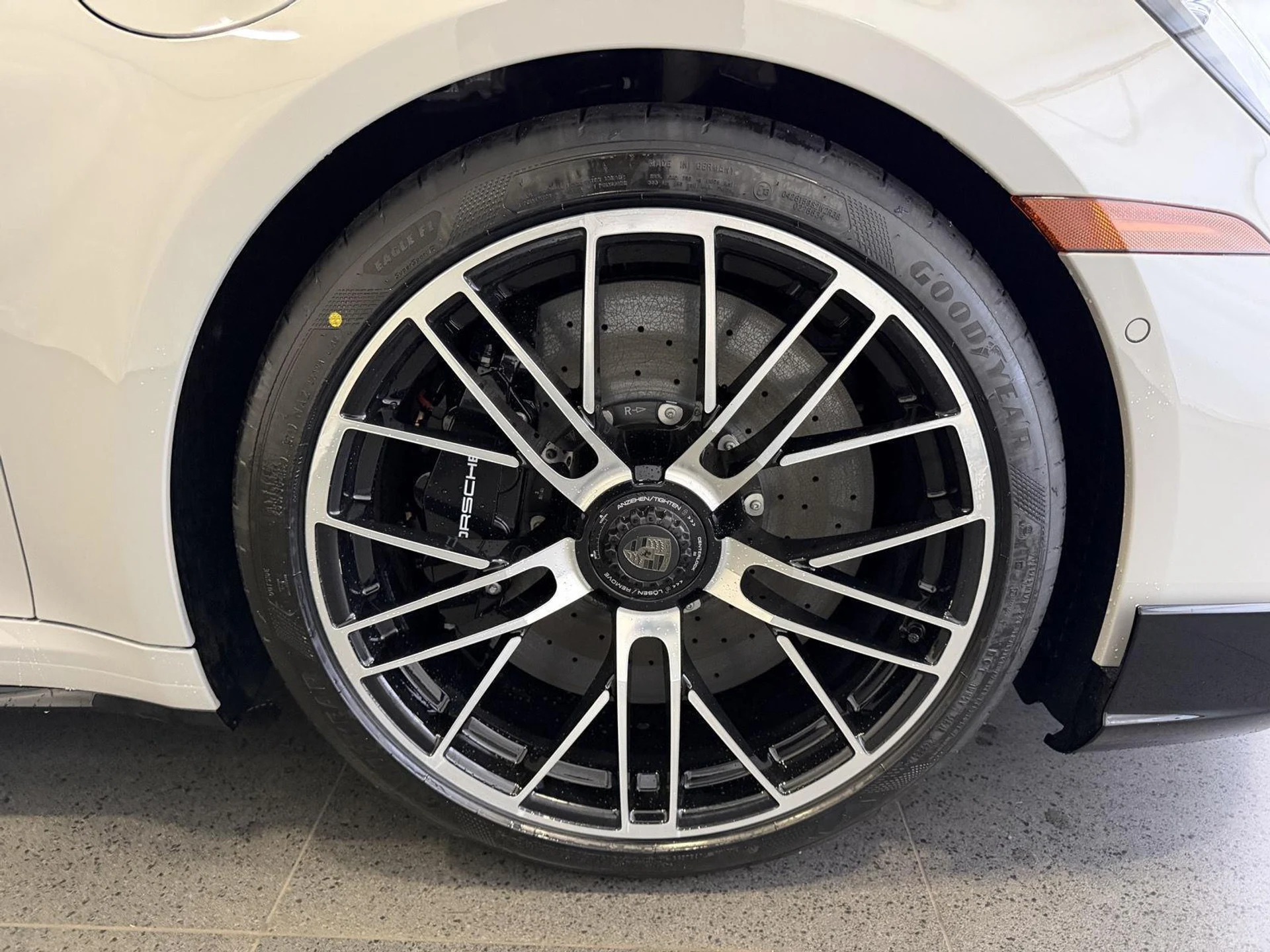 mph012_1370625558_b3307f91e0c04c4ada94c0085bedea69x_9d581f6767