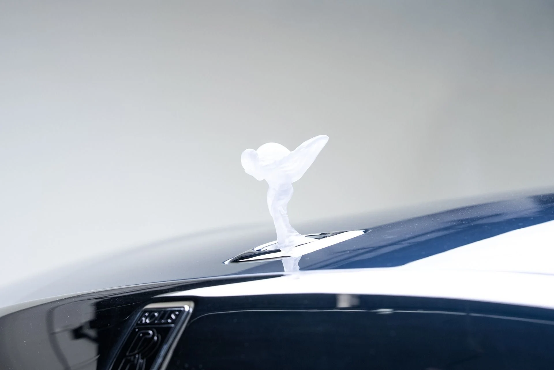 mph012_1378780238_Used_2024_Rolls_Royce_Spectre_1775065047_b0745eae54