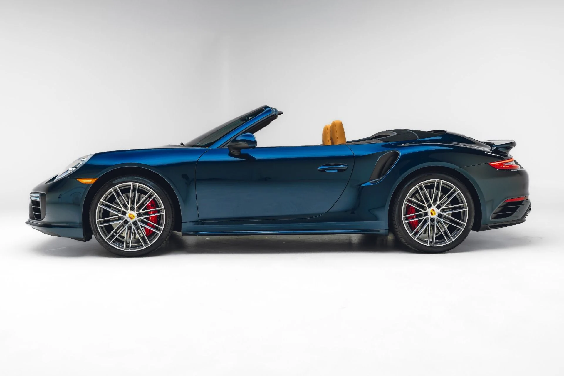 mph012_1379056221_Used_2019_Porsche_911_Turbo_1781652846_ec9d23d9f0