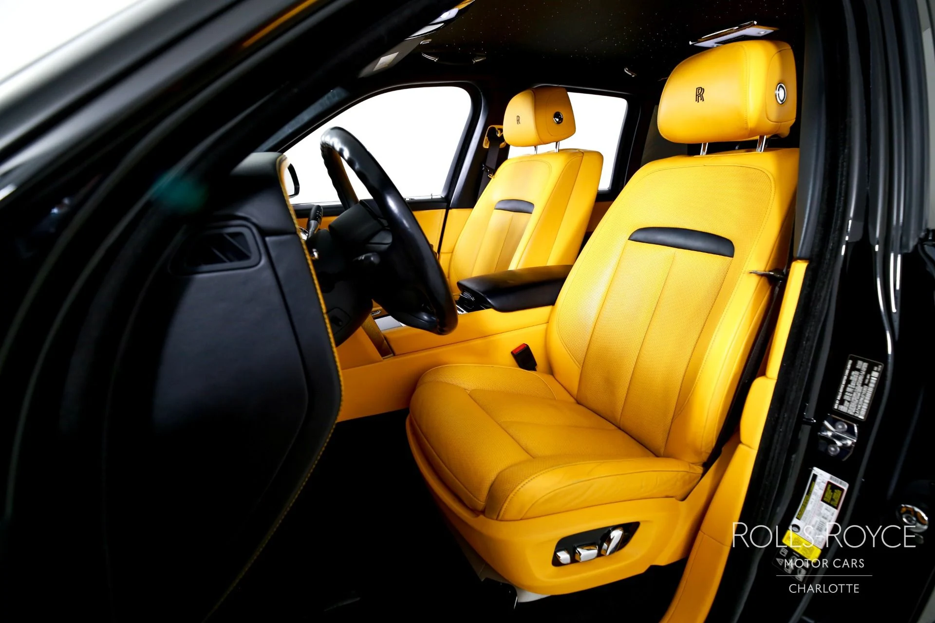 mph012_1383278887_Used_2022_Rolls_Royce_Cullinan_1769449841_e64e415094