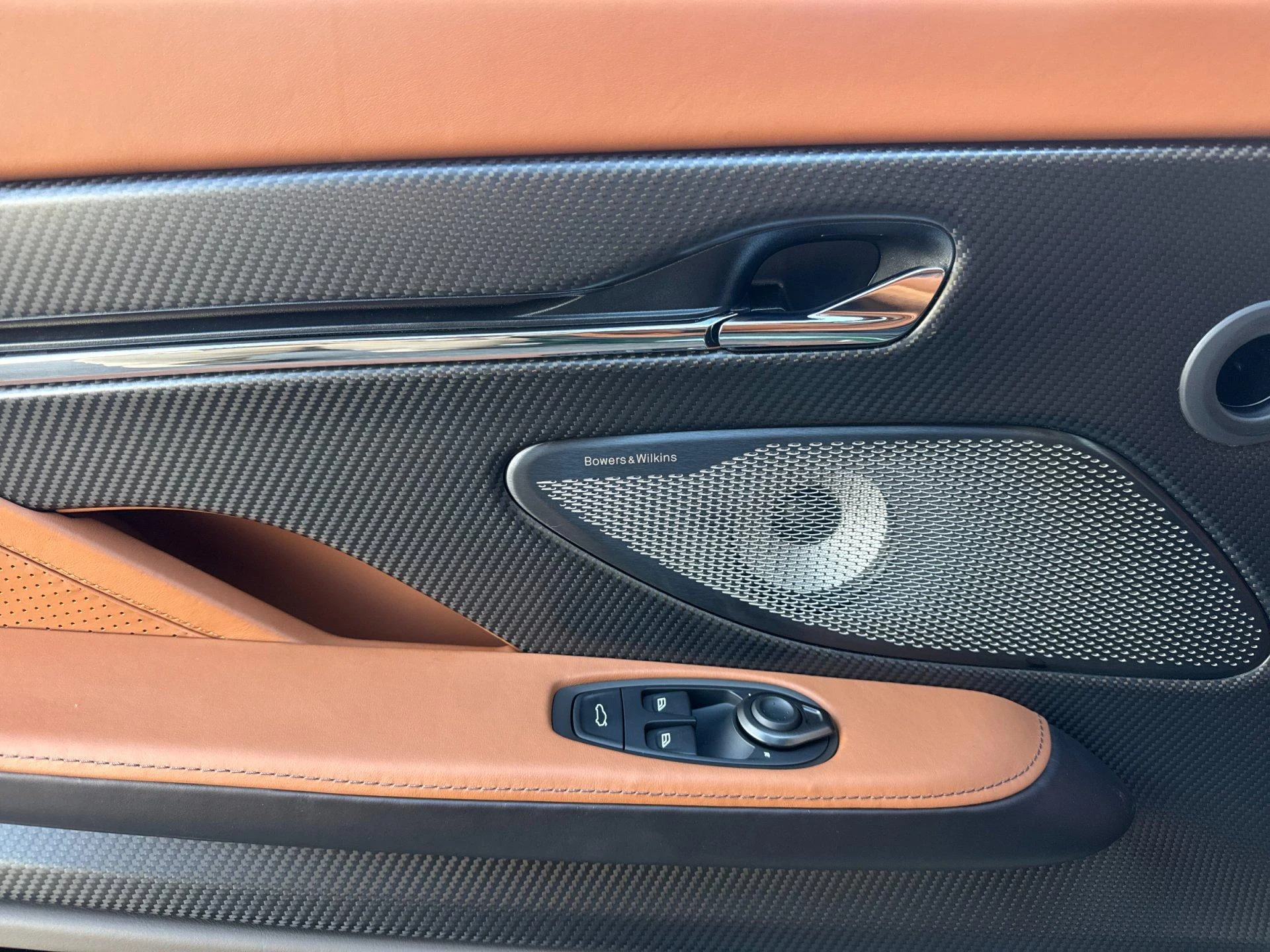 mph012_1383579234_Used_2026_Aston_Martin_DB_12_S_1793184480_0b636c2506