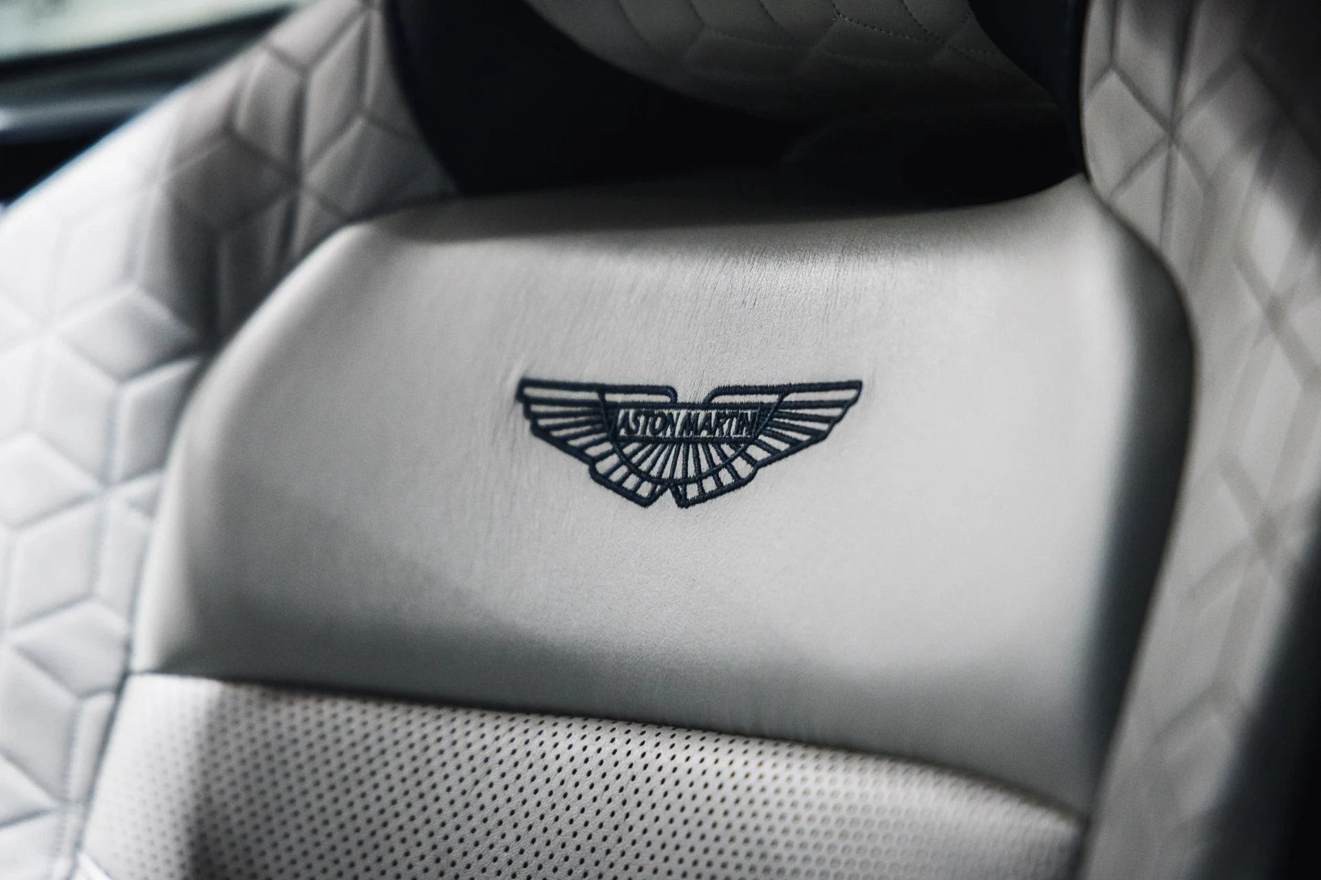 mph012_1384764168_Used_2019_Aston_Martin_DBS_Superleggera_370000_MSRP_CARBON_ROOF_1775436975_410cfc6343