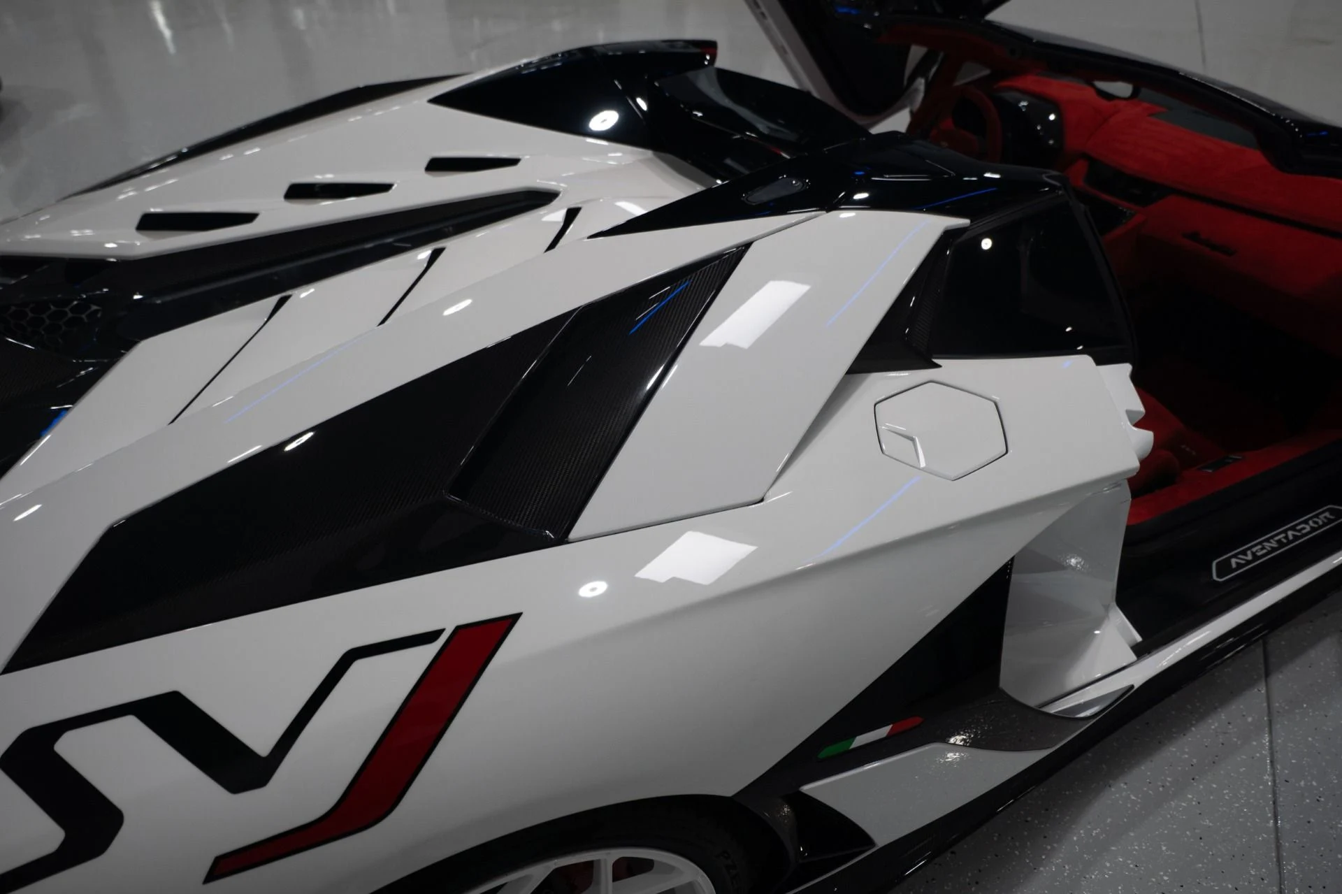 mph012_1386058655_Used_2020_Lamborghini_Aventador_LP_770_4_SVJ_1784235565_6b0685033c