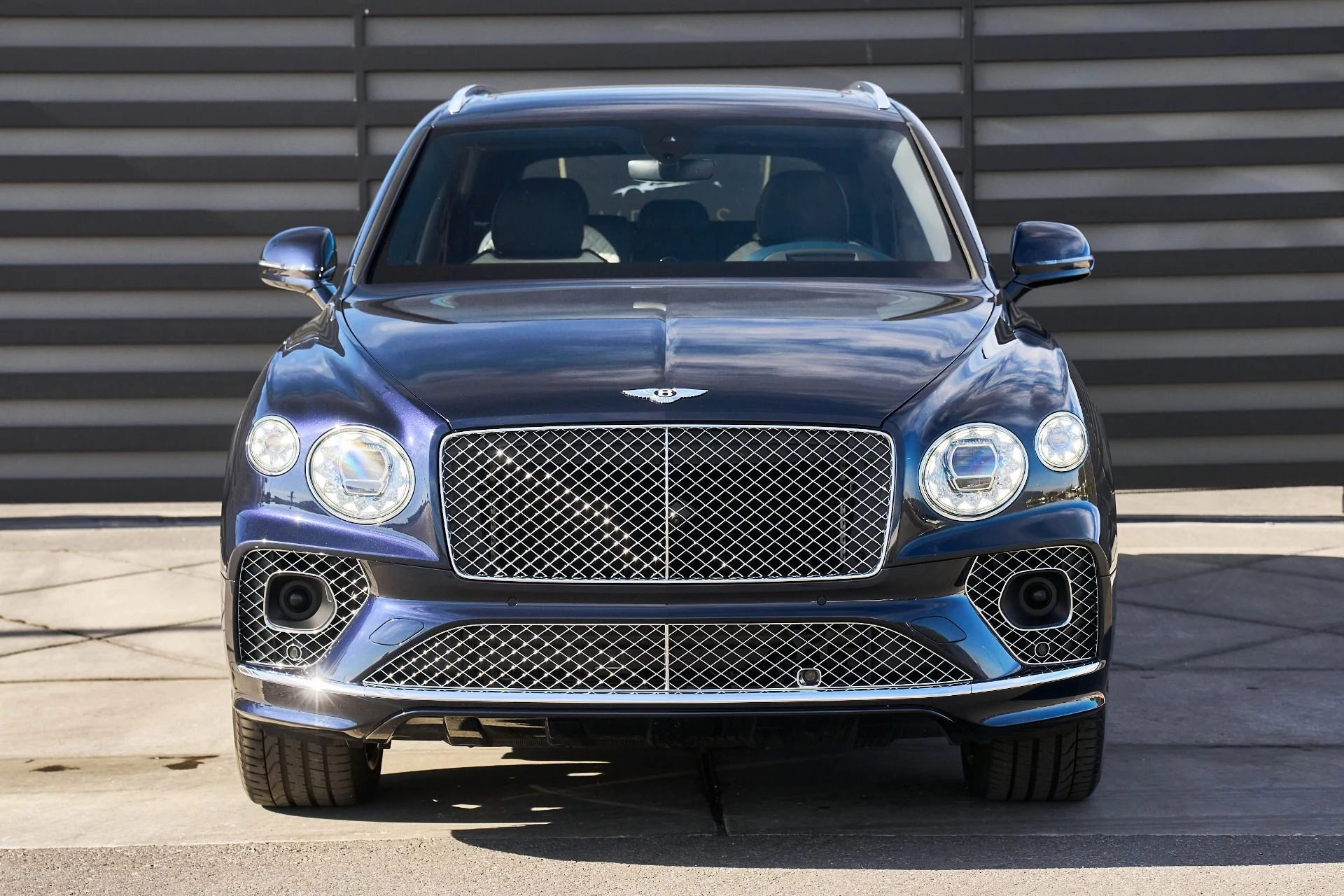 mph012_1388371917_Used_2021_Bentley_Bentayga_V8_1764208965_35edd648b7