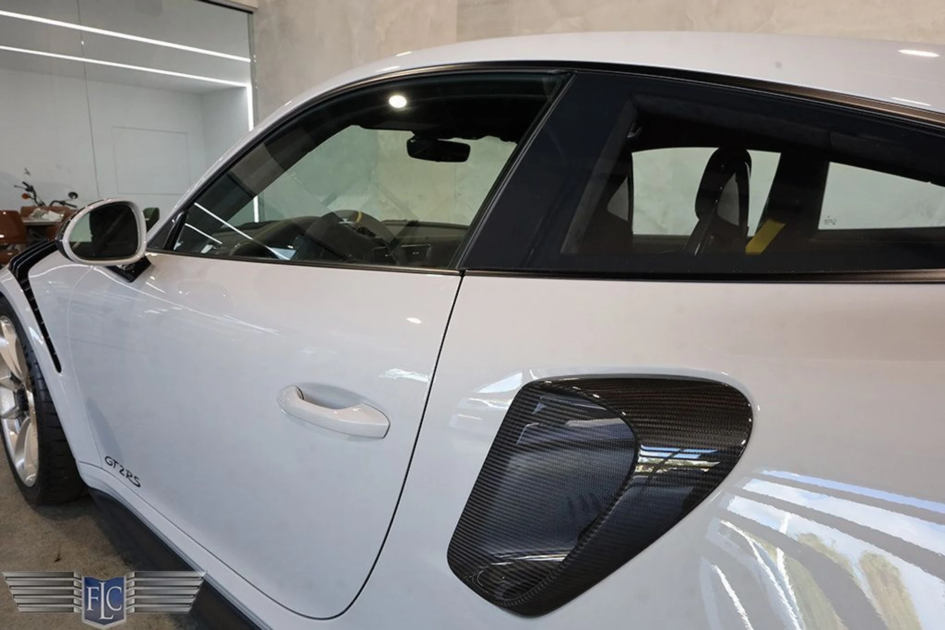 mph012_1395283097_used_2018_porsche_911_gt2rsweissach_9689_22986338_13_1024_c105ecb30a