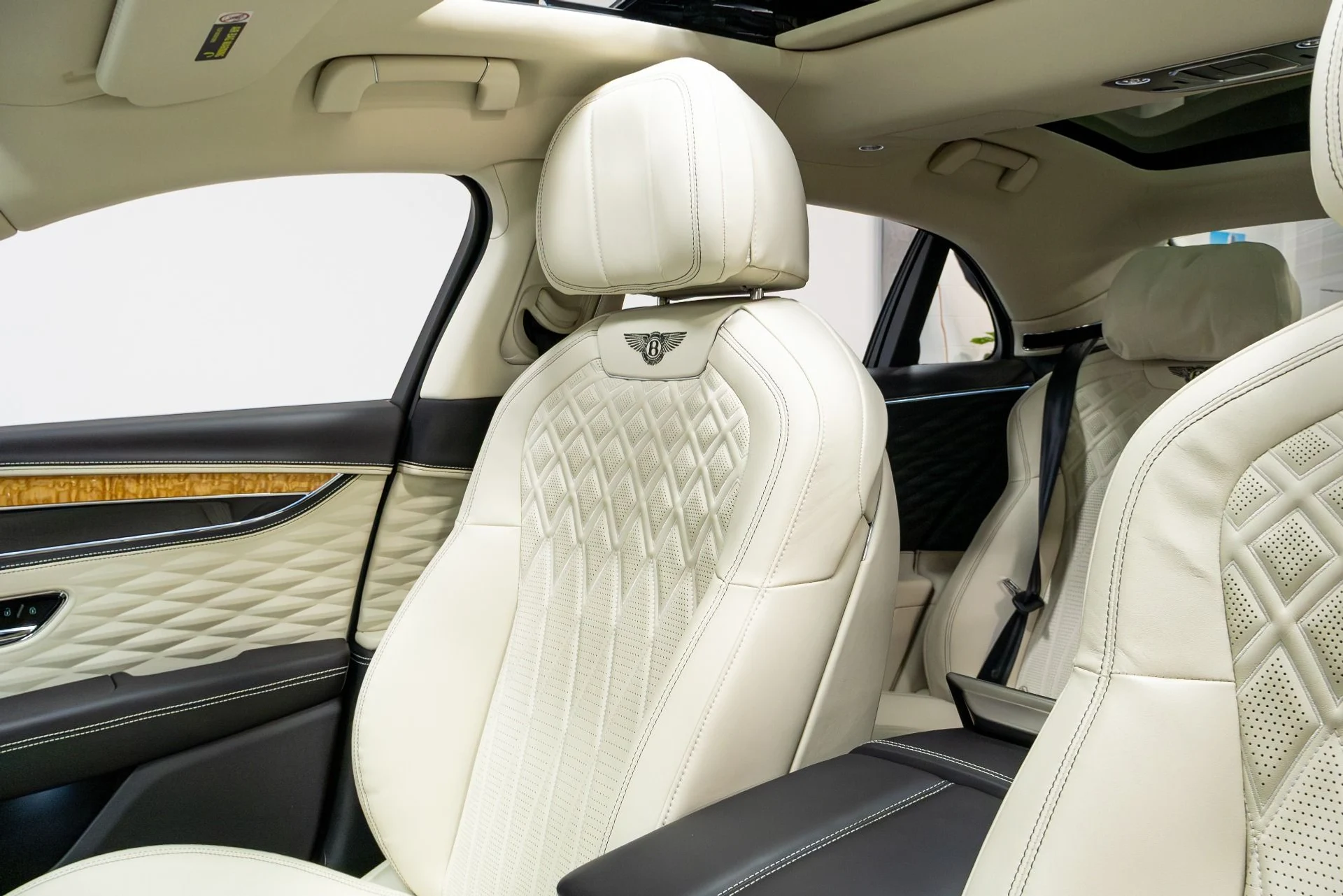 mph012_1410296901_Used_2021_Bentley_Flying_Spur_W12_1772666284_ec49e0c8d7