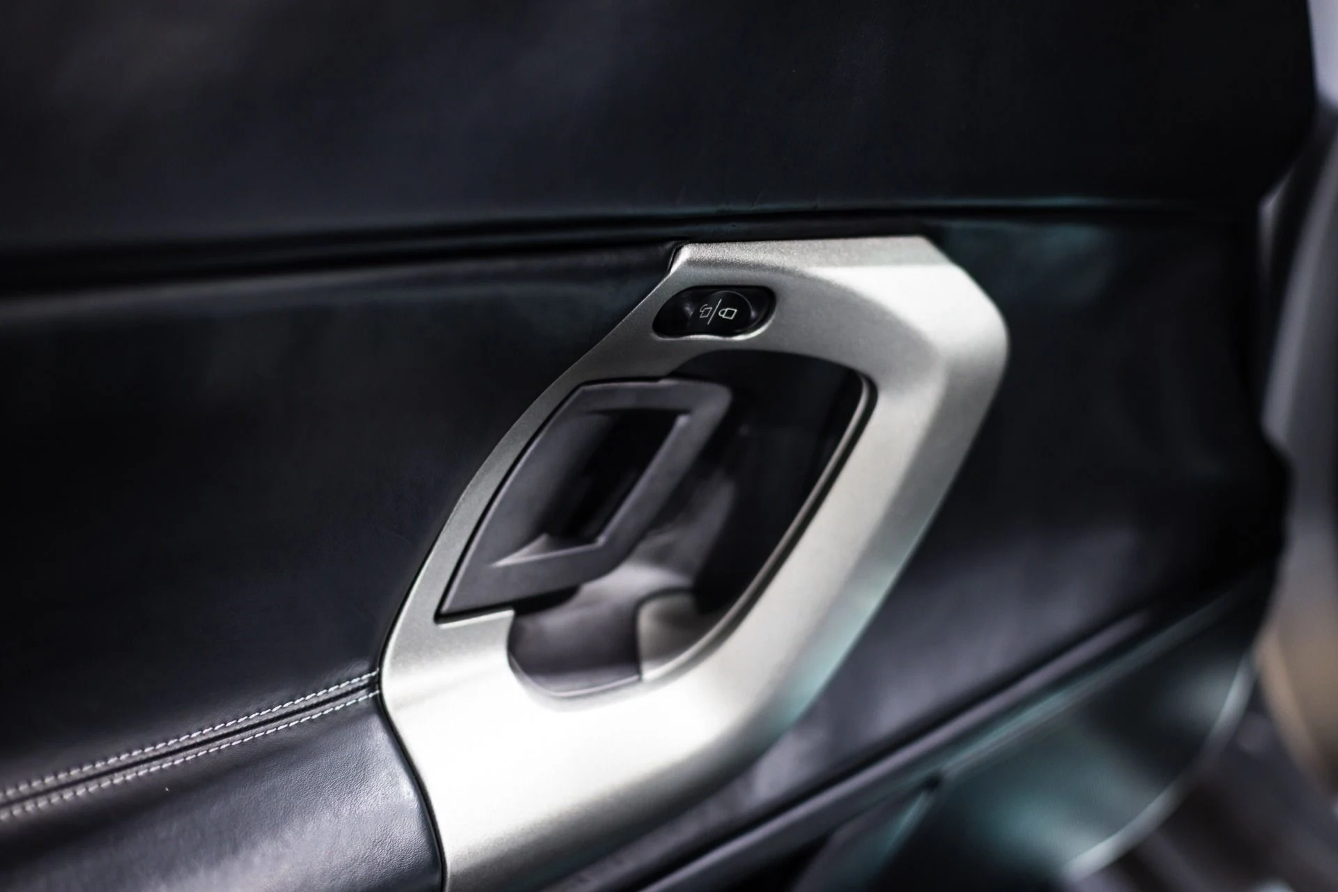 mph012_1411502829_Used_2004_Lamborghini_Gallardo_6_speed_Tasteful_Mods_1774502008_b1fd2ff3aa