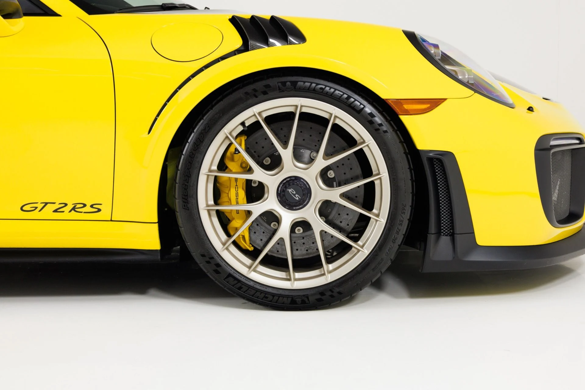 mph012_1424281663_Used_2018_Porsche_911_GT_2_RS_1787778674_2e7d74cea7