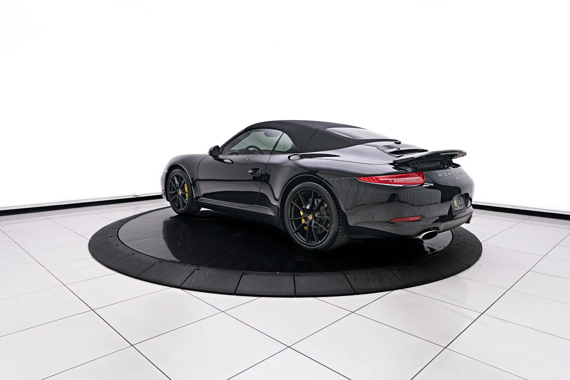mph012_1425598705_Used_2015_Porsche_911_Carrera_1752707667_b21d73943e