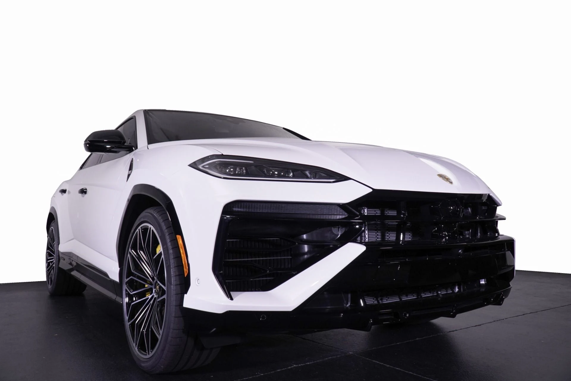 mph012_1429078845_New_2025_Lamborghini_Urus_SE_1760546686_c78ebd014f