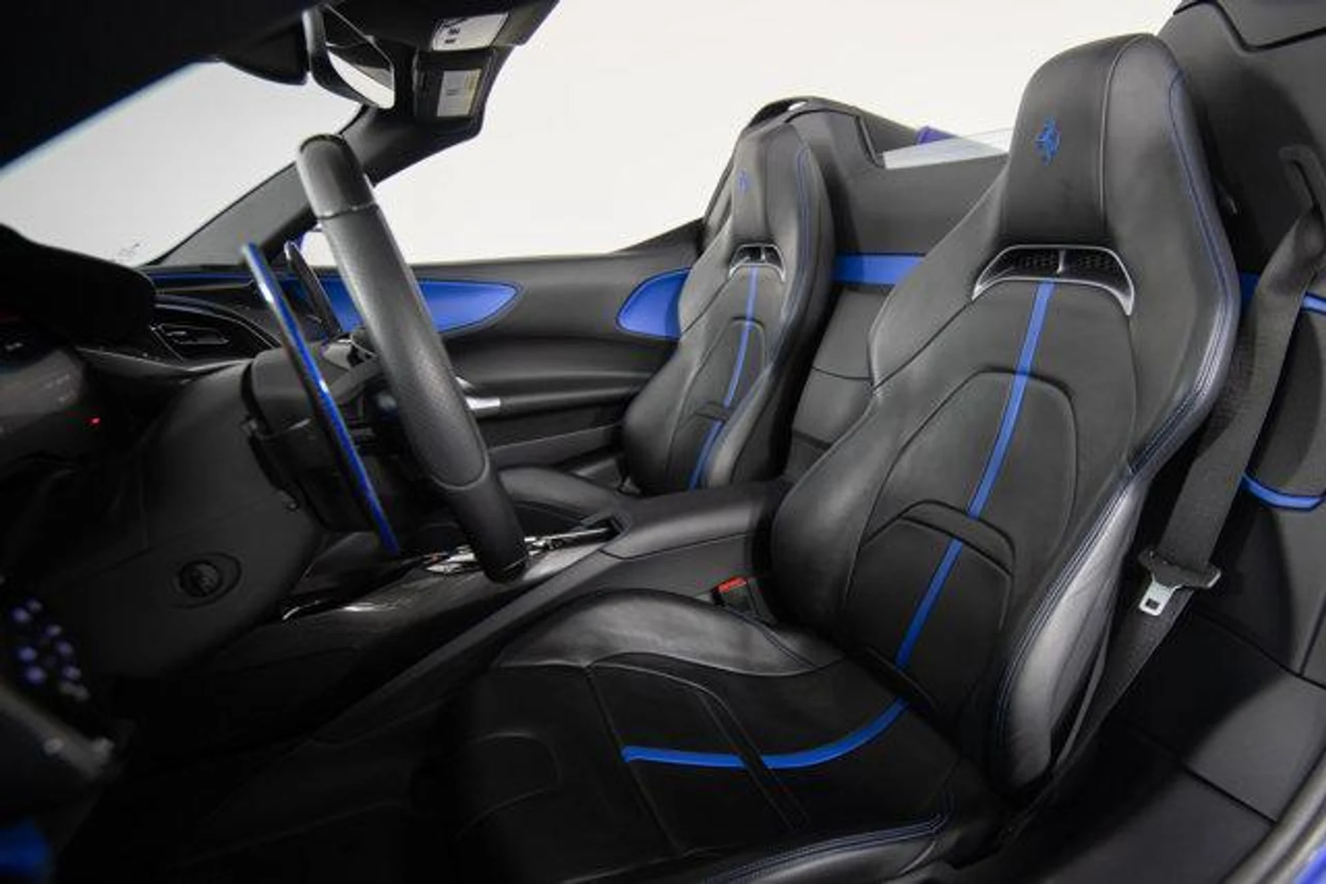 mph012_143145553_2az_TM_Rb_Vbug_AC_4rk_FX_Fnl_O_VW_0_854abcd335