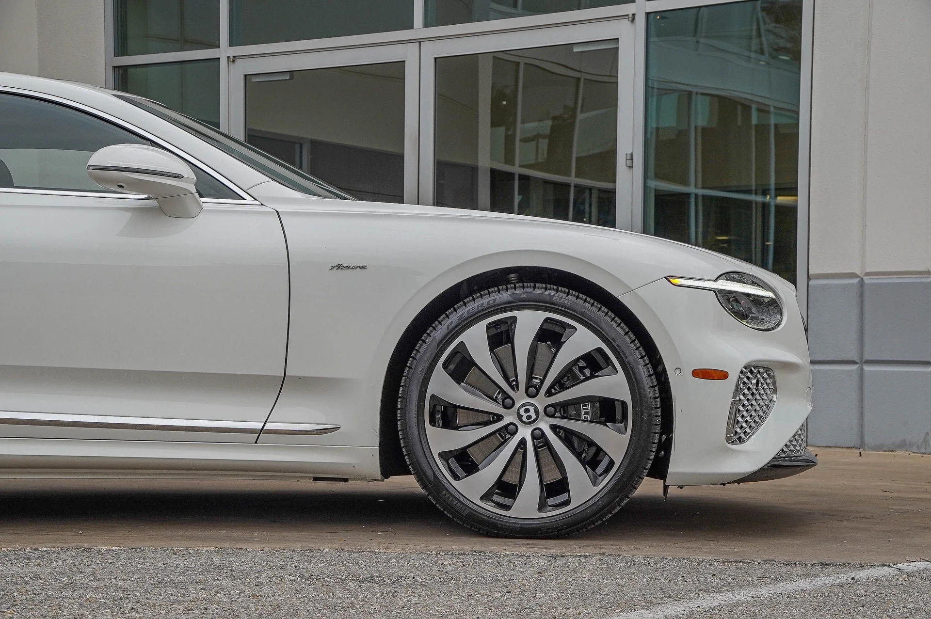 mph012_1434801752_Hi_Tech_Luxury_Imports_LLC_SCBCP_2_ZG_7_TC_025858_image_12_7d65fa9b04