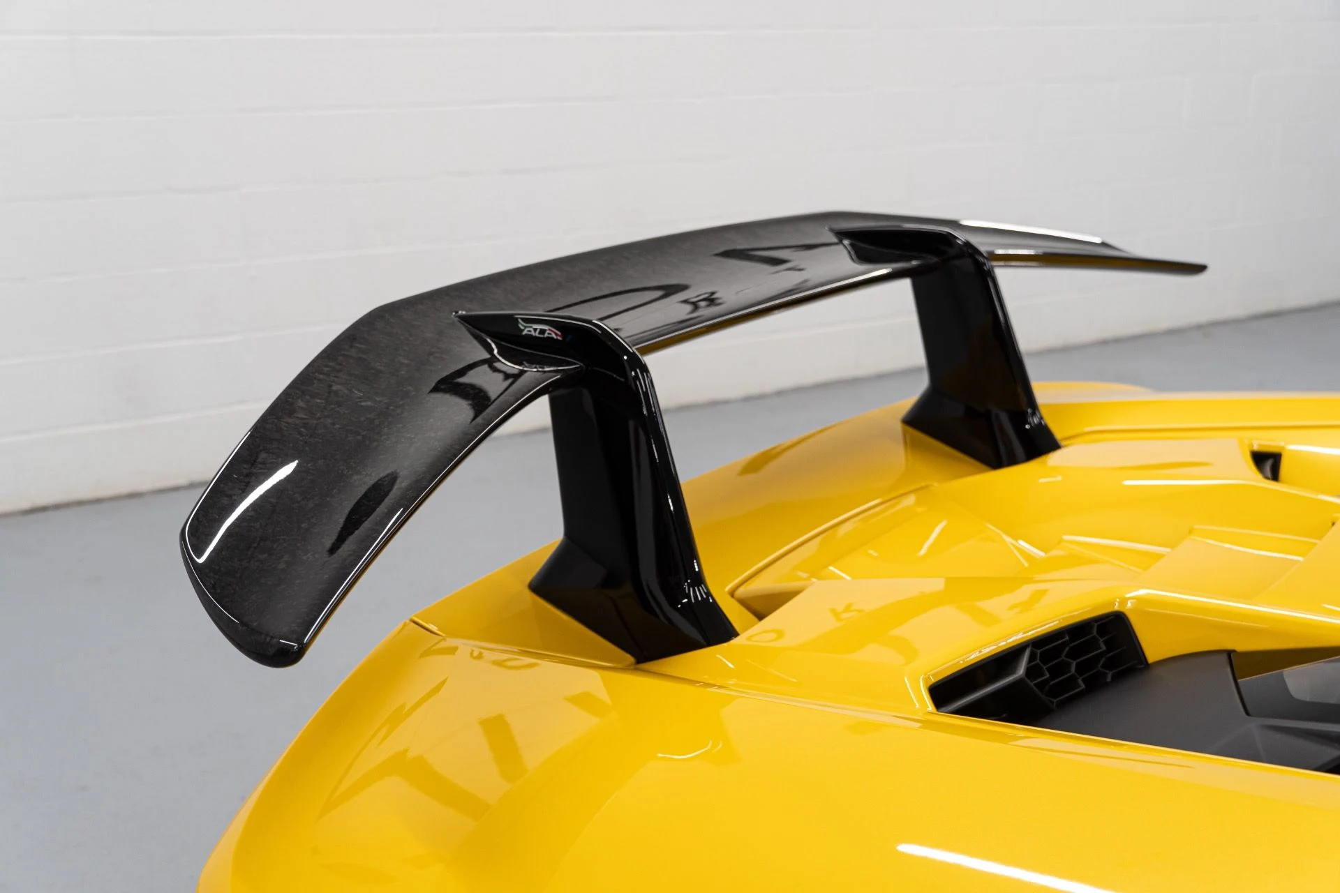 mph012_1437523019_Used_2019_Lamborghini_Huracan_LP_640_4_Performante_1764627885_881e978cf0