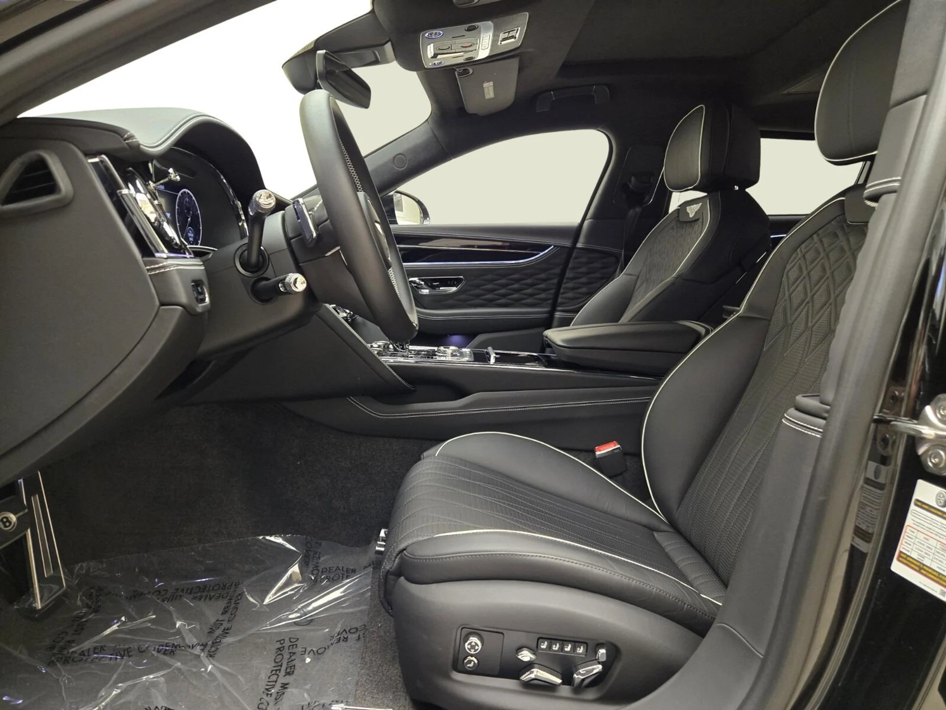 mph012_1448042048_Used_2023_Bentley_Flying_Spur_V8_1761376094_1d18aef2ed