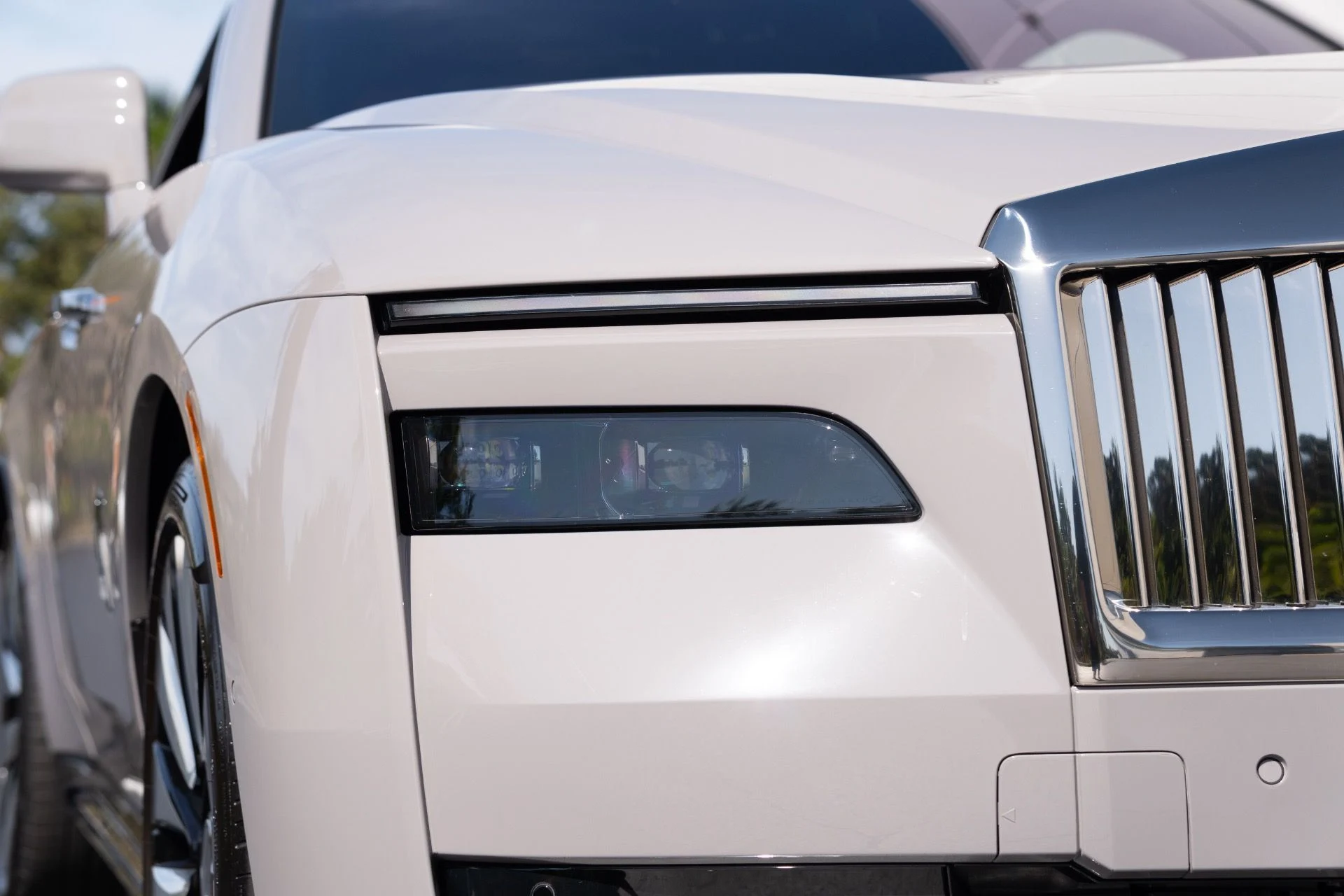 mph012_1449271763_Used_2024_Rolls_Royce_Spectre_1772250917_b383ef933b