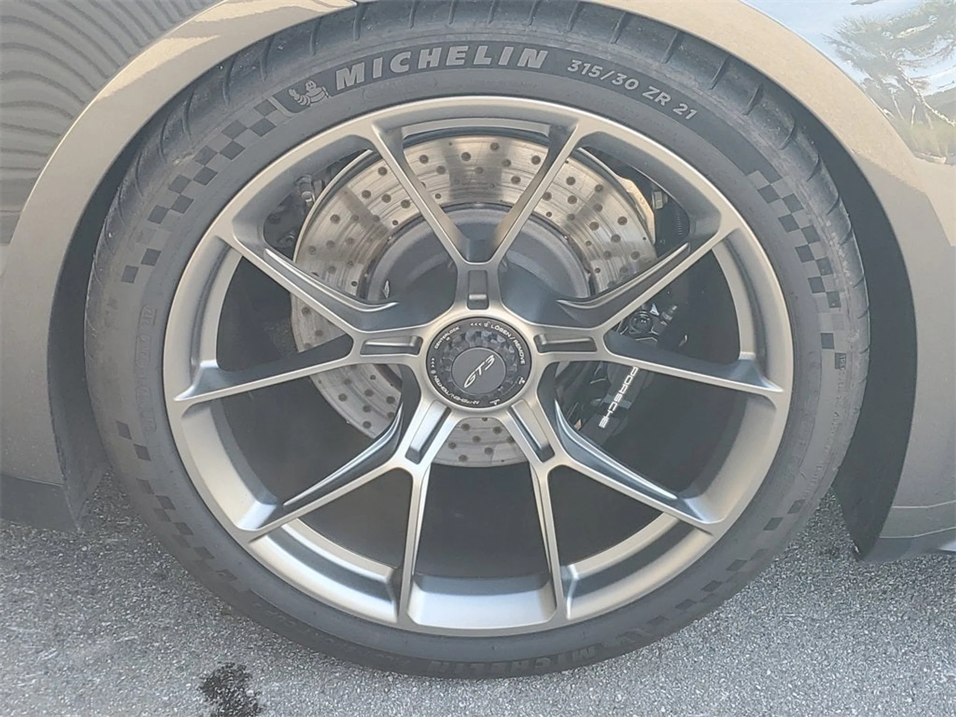 mph012_145547400_13_29606a1b7d