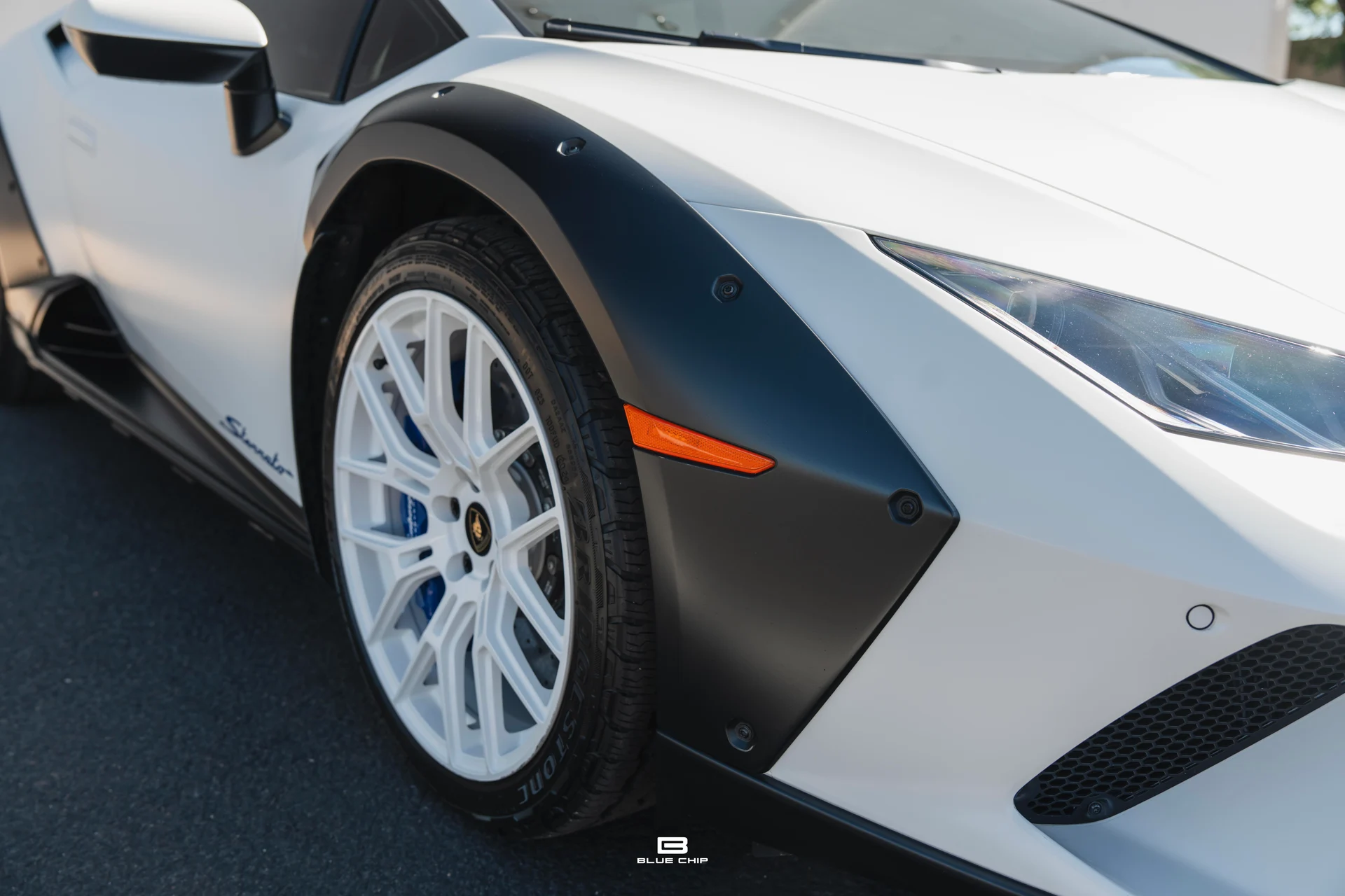 mph012_1464614678_6a31cfe6f0187f374d5255c7_2024_Lamborghini_Huracan_Sterrato_13_15907feabd