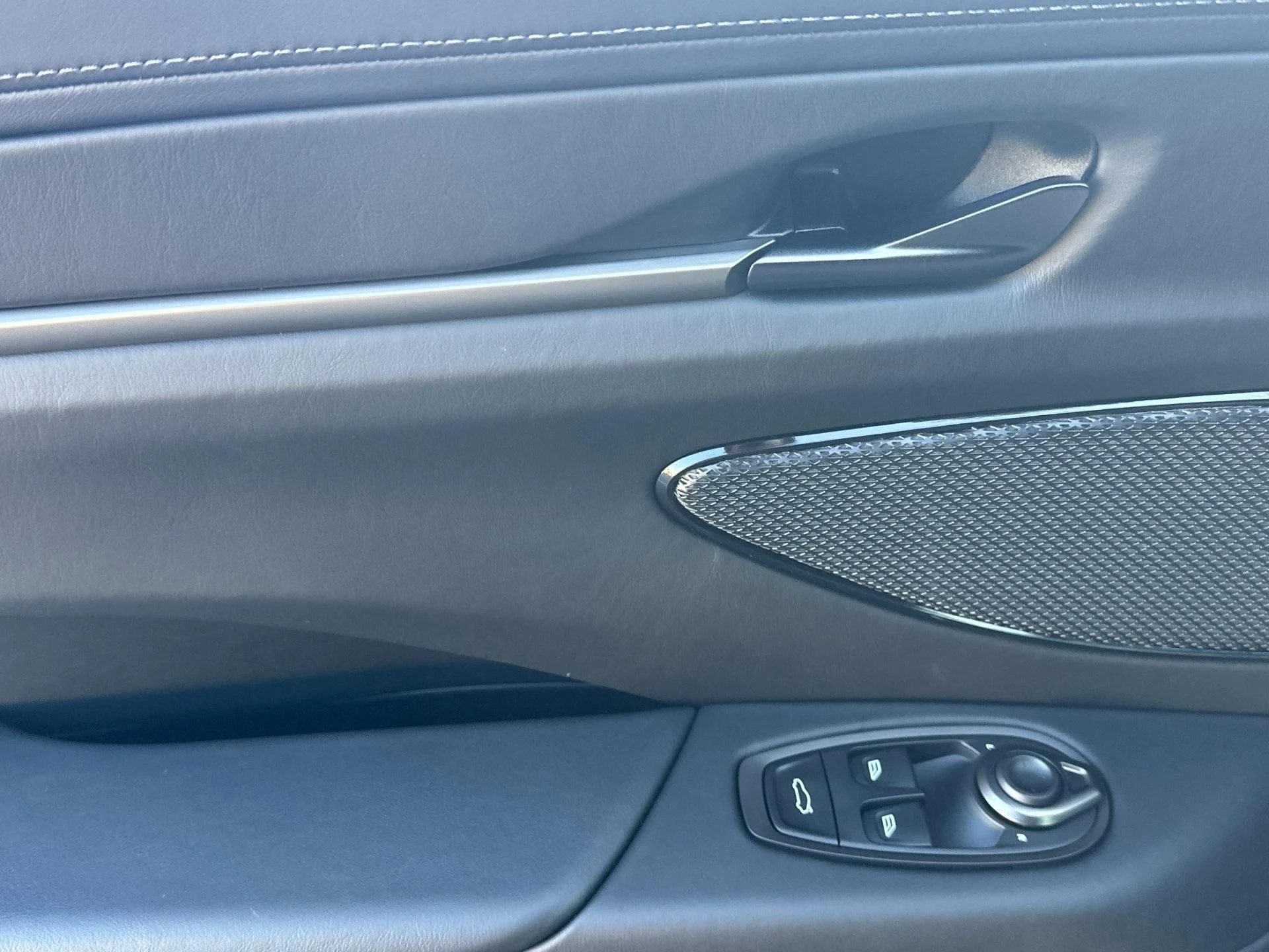 mph012_1469558012_New_2026_Aston_Martin_Vantage_Coupe_1764169794_3cd30d7f46