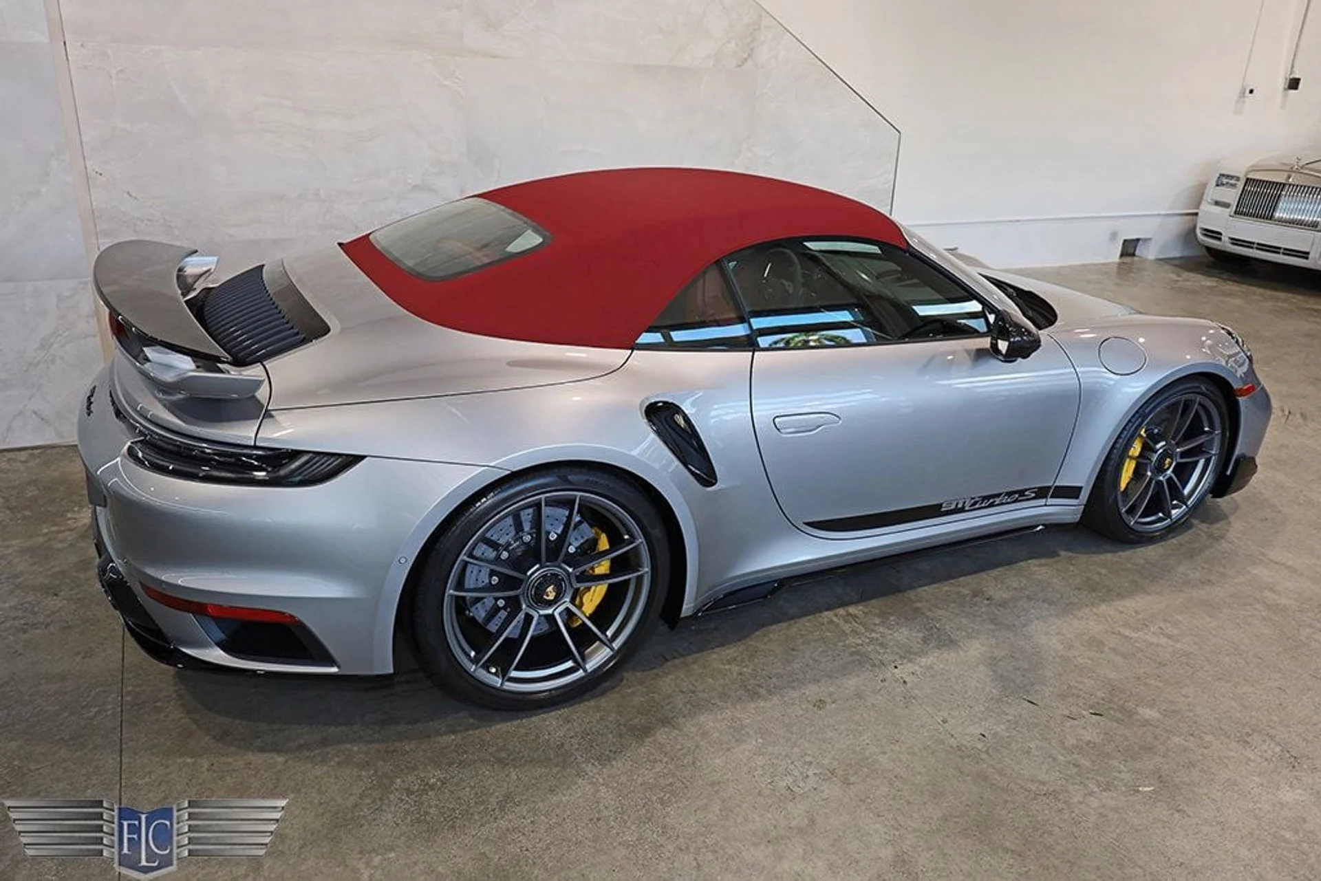 mph012_1480801027_used_2024_porsche_911_turboscabriolet_9689_22937048_13_1024_023bb75f7c