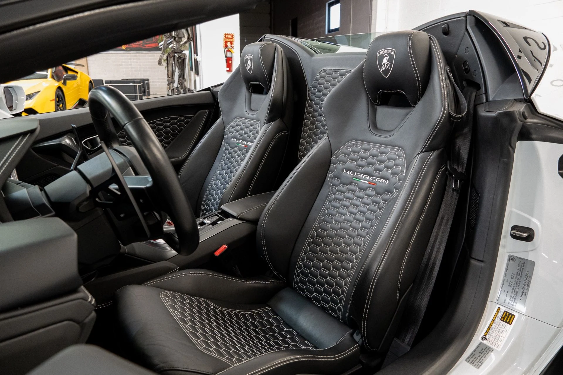 mph012_1482526194_Used_2017_Lamborghini_Huracan_LP_580_2_Spyder_1772480495_01e50d7eab