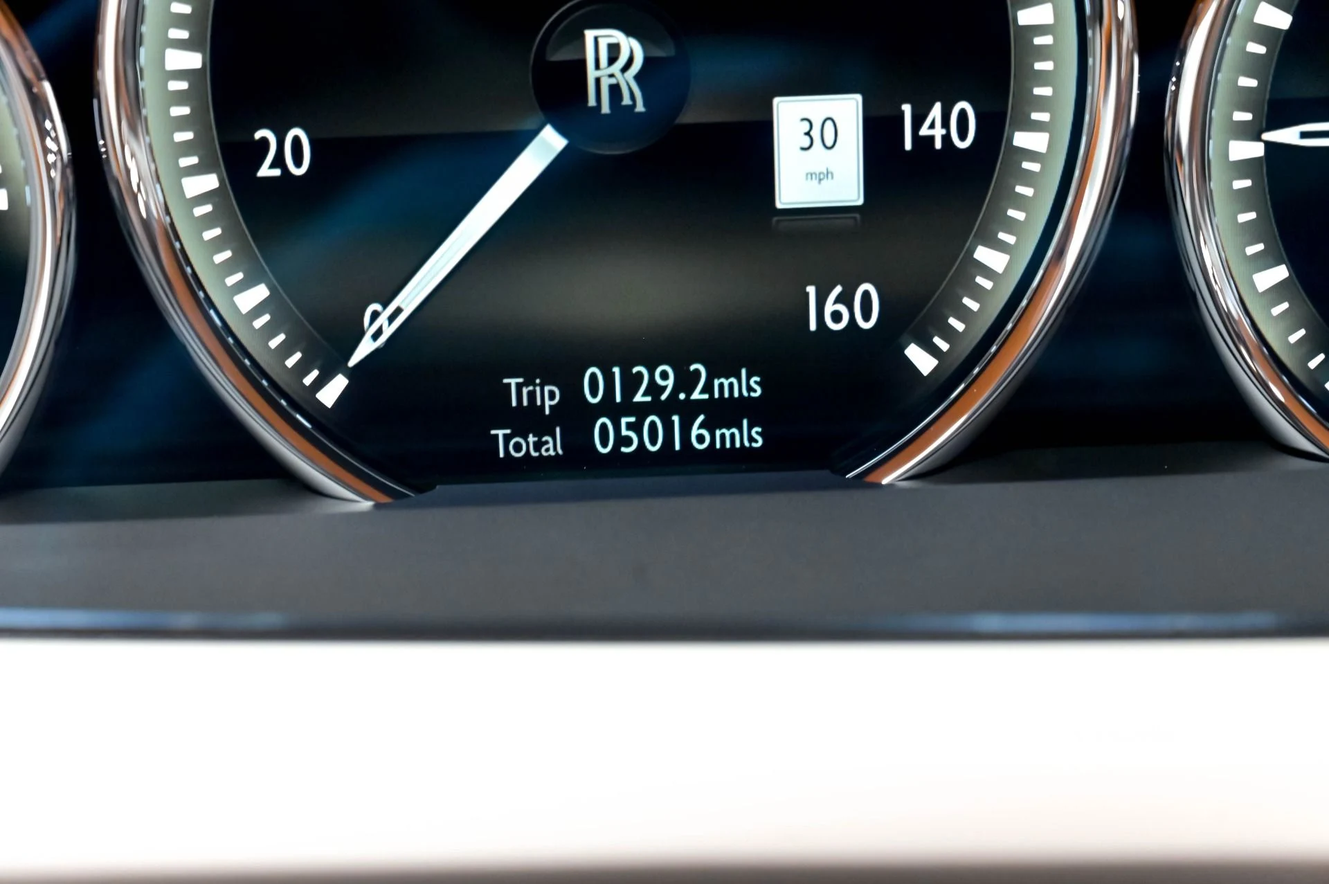 mph012_1482859947_Used_2022_Rolls_Royce_Phantom_1778542434_c13b7bf103