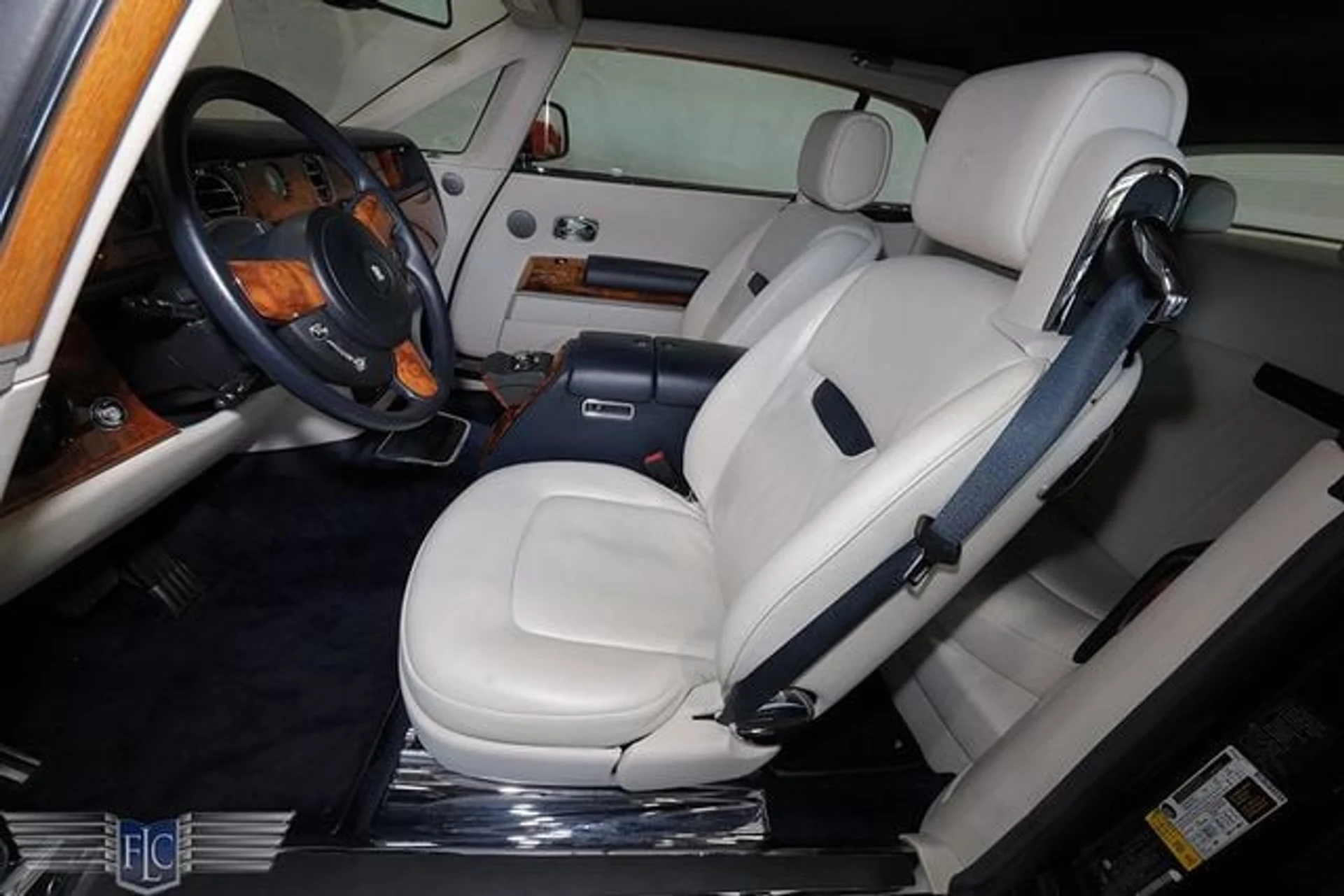 mph012_1491468137_used_2010_rolls_royce_phantom_coupe_2drcoupe_9689_23032894_16_640_5755e763cf
