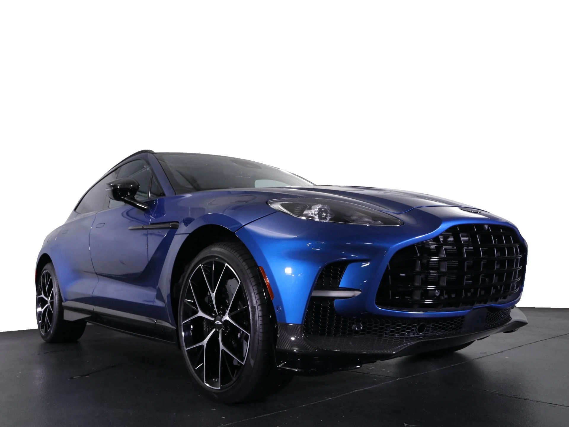 mph012_1498559053_Used_2025_Aston_Martin_DBX_707_1758482784_0e78c40794
