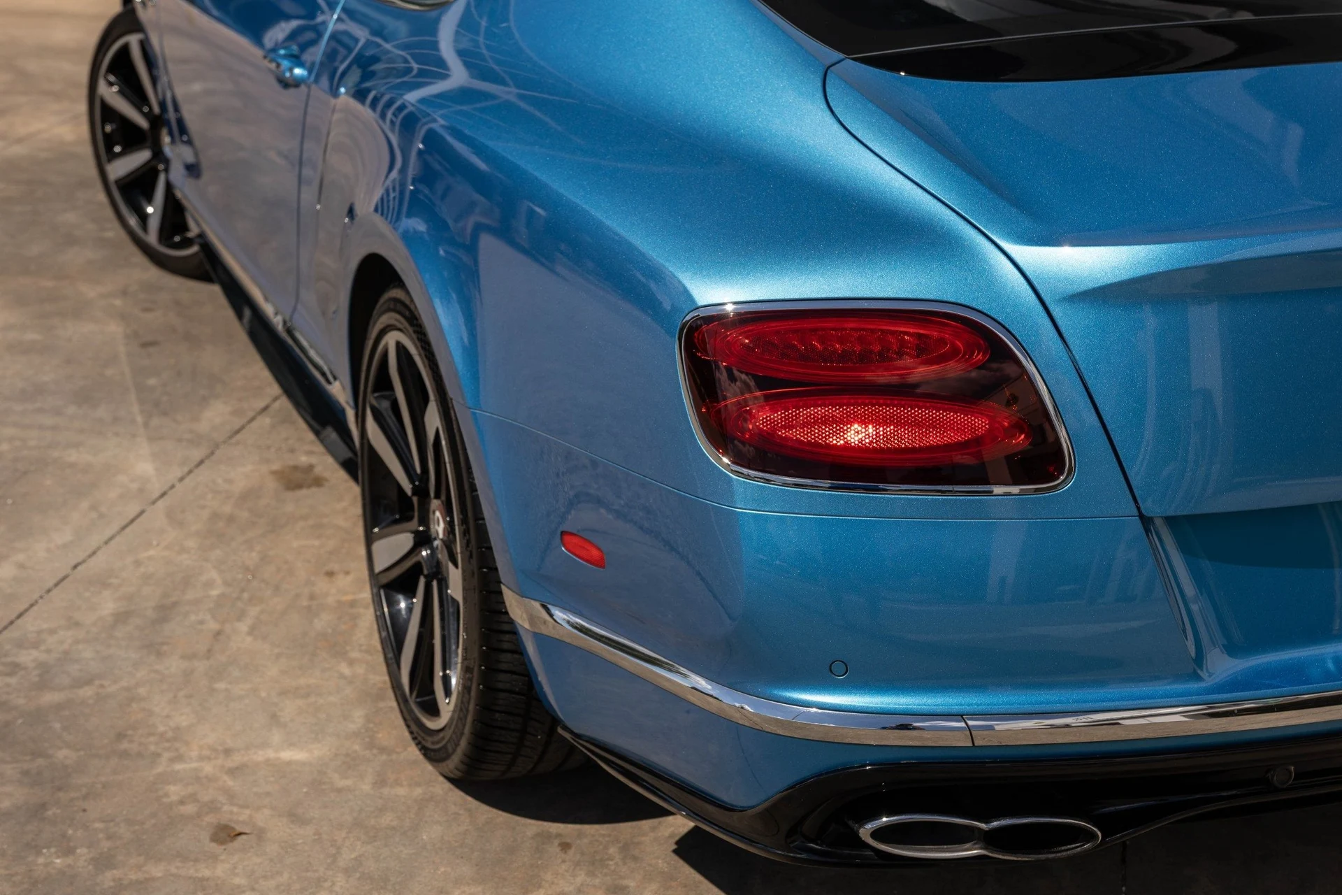 mph012_1498834731_Hi_Tech_Luxury_Imports_LLC_SCBFH_7_ZA_7_GC_054737_image_12_0ef965ed40