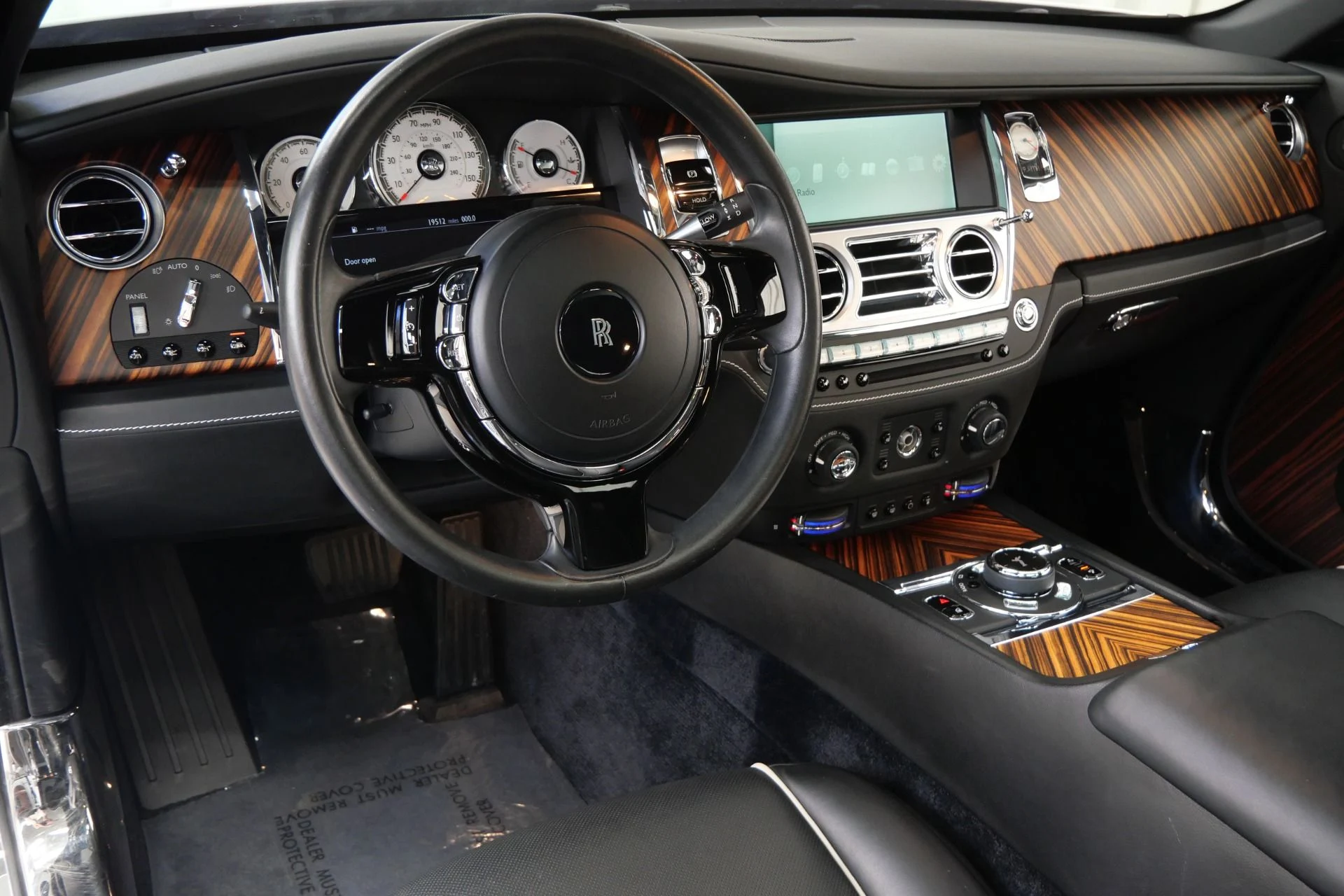 mph012_1502480462_Used_2016_Rolls_Royce_Wraith_The_Wraith_Package_Canadel_Paneling_Driver_Assistance_3_1764606909_432a070731