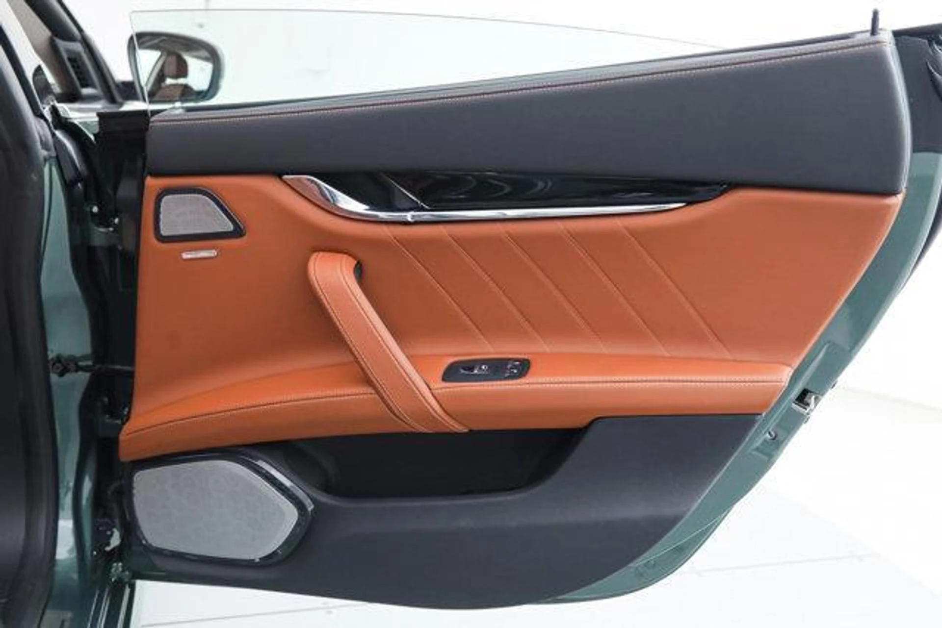 mph012_150279763_9a2_OL_3_JH_Mv_Btn2hpssn07_L_B7_Z0_7f09de4447