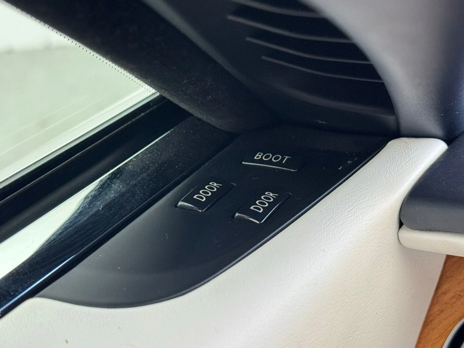 mph012_1506079238_xfpvo5flltclsko46p91pm093mr3_1f077d1f4d