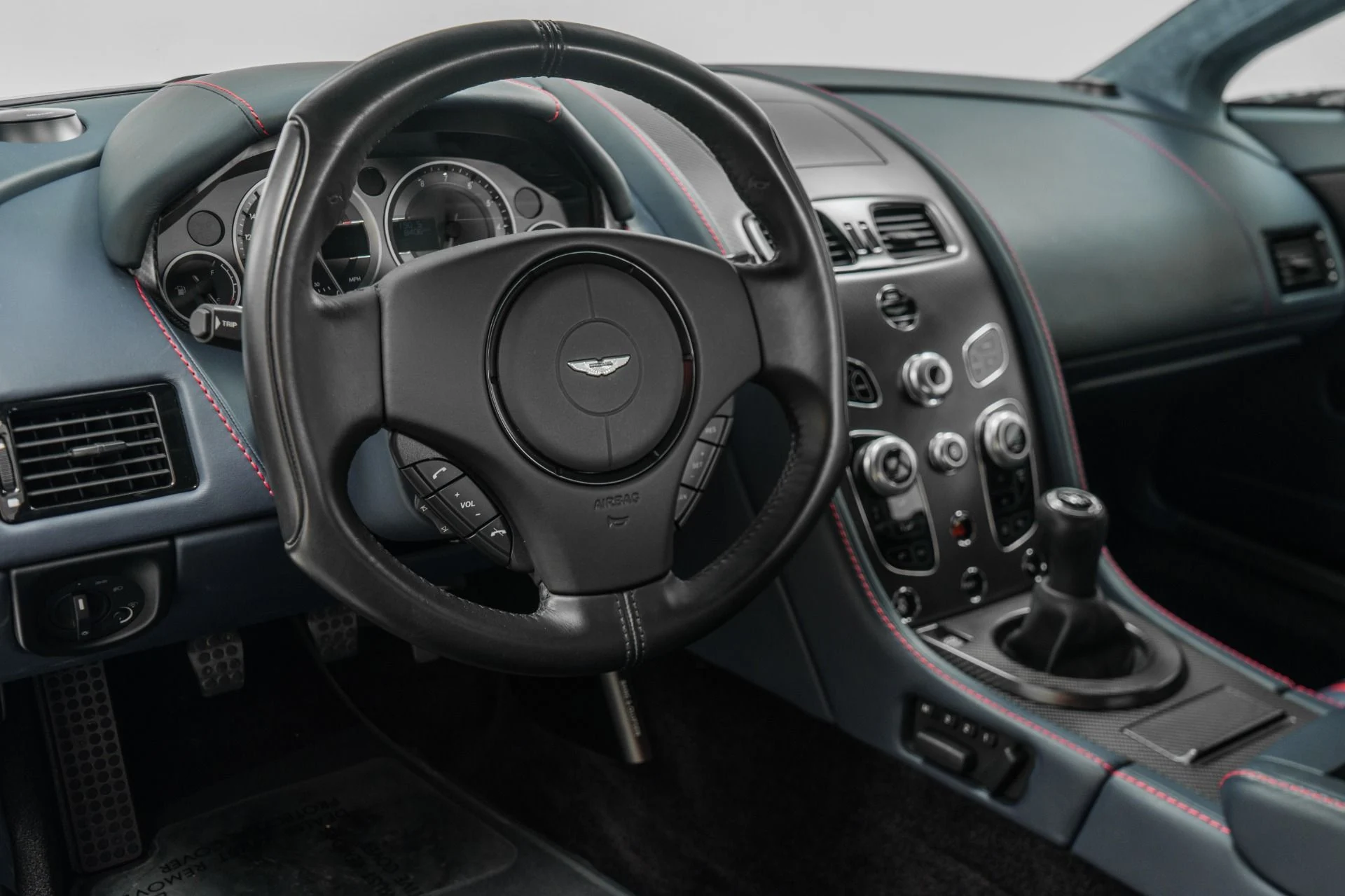 mph012_1508193058_Used_2017_Aston_Martin_Vantage_V12_S_7_Speed_Manual_Highly_Unusual_Spec_Gorgeous_1772489641_62ac75e913