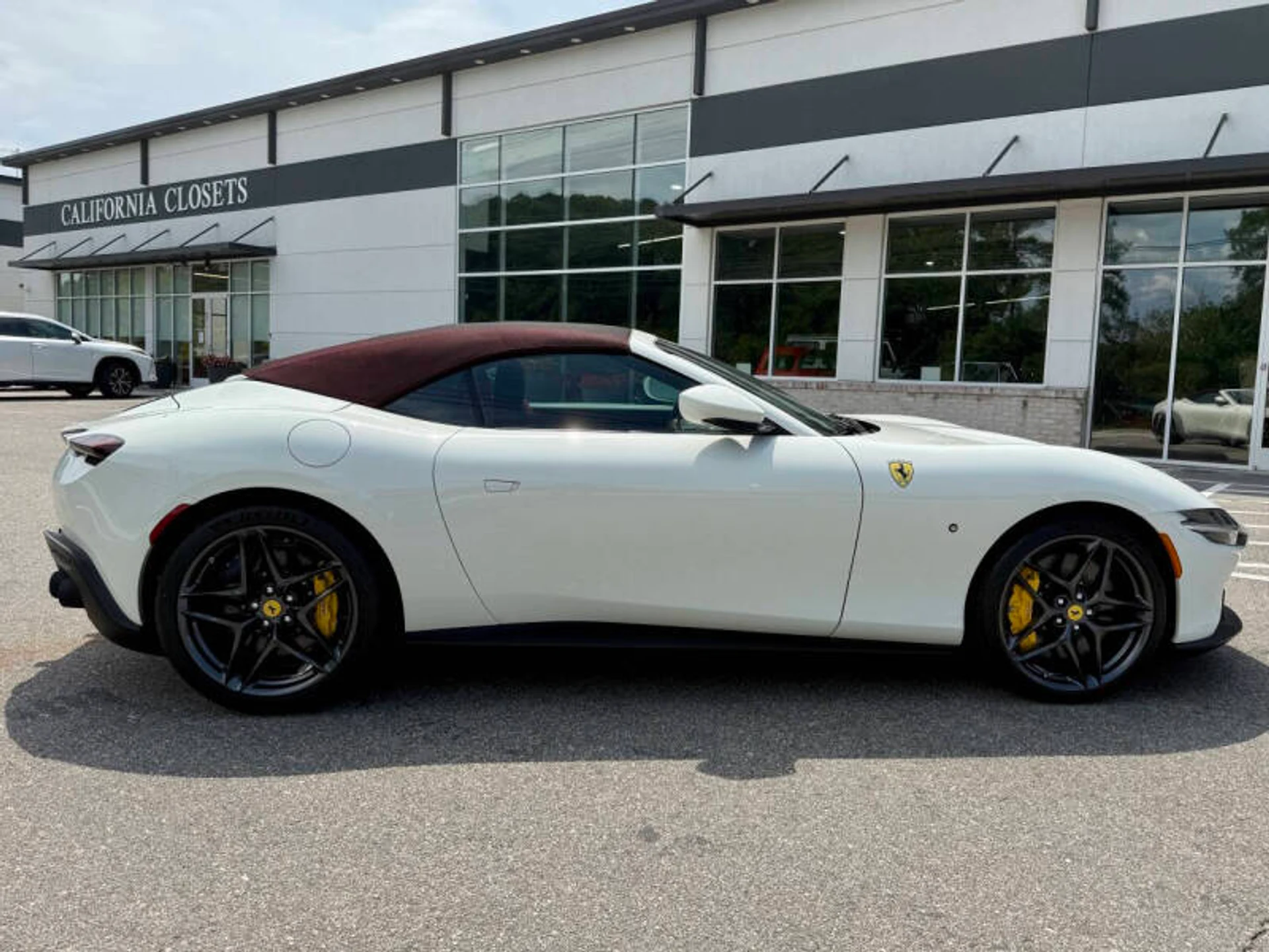 mph012_1516175067_2025_ferrari_roma_spider_base_2dr_convertible_00df5635de