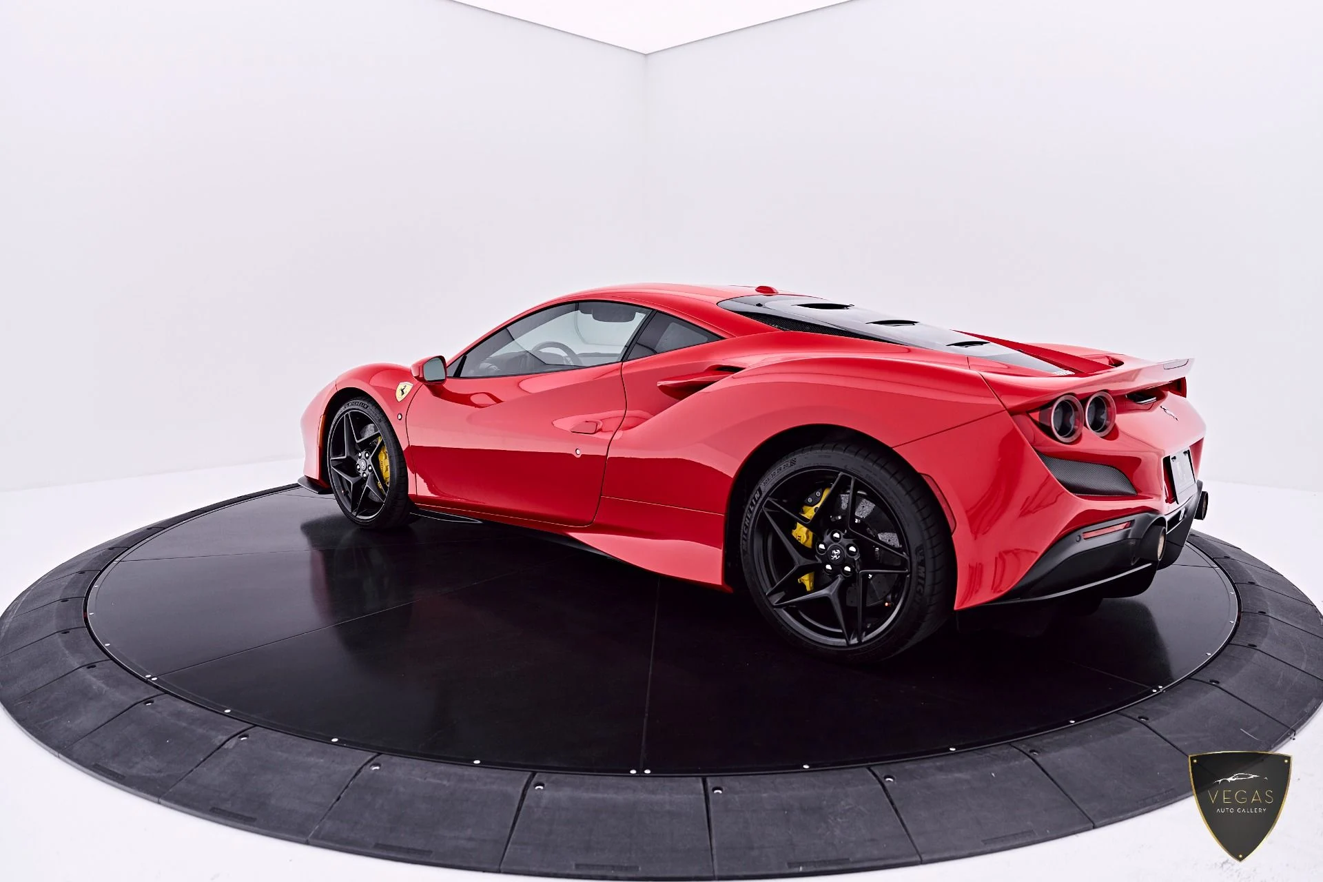 mph012_1516745237_Used_2022_Ferrari_F8_Tributo_Base_1783506998_d0426beead