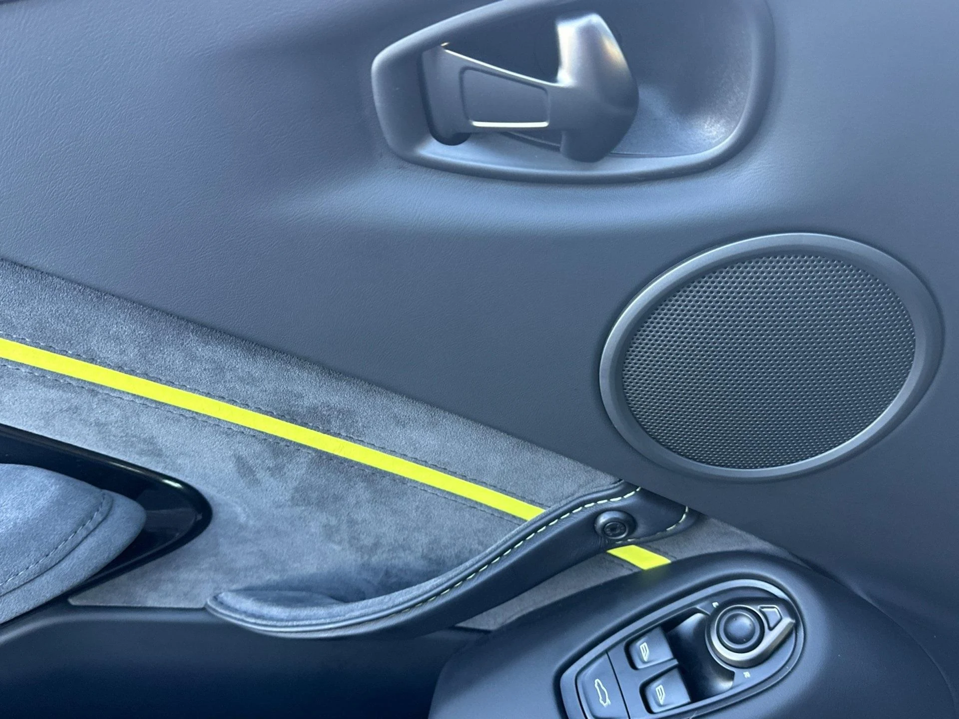 mph012_1523053745_Used_2022_Aston_Martin_Vantage_F1_Edition_1765551970_13429dd7ca