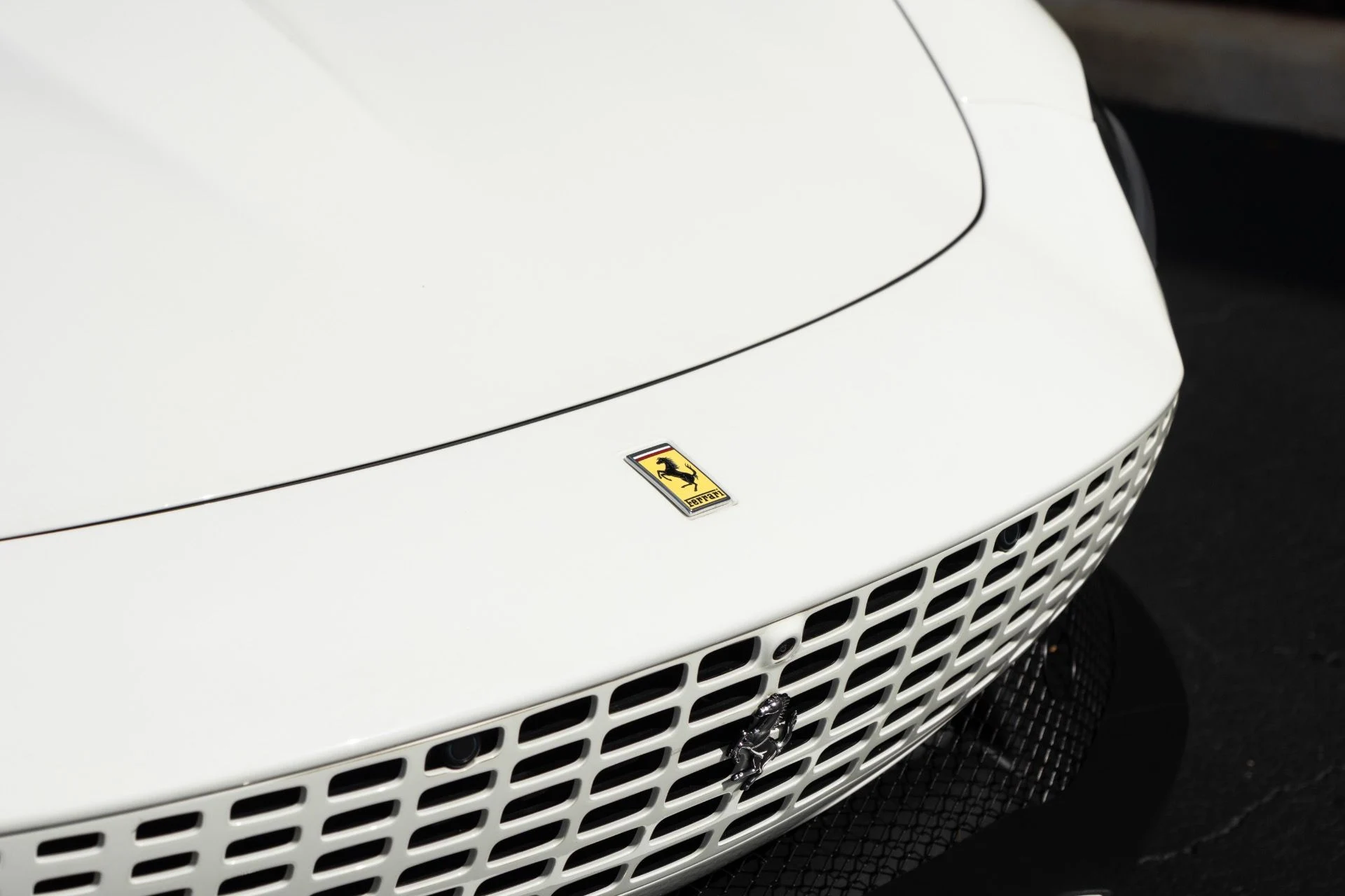 mph012_1529923400_Used_2022_Ferrari_Roma_1764790245_6a2871a471