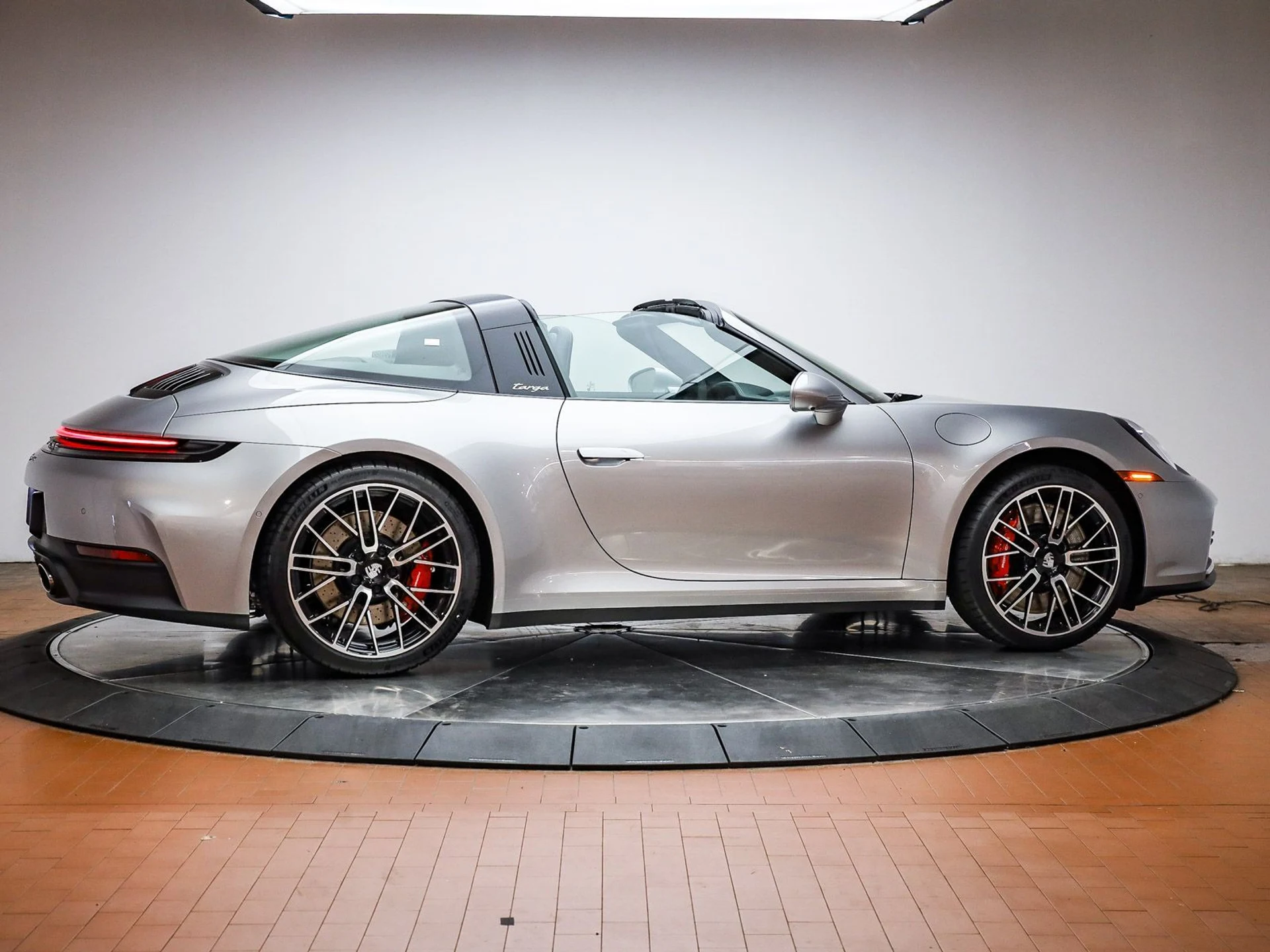 mph012_1537795818_dd6cb7804ce80ec804202710fb6147adx_e6cdc8f340