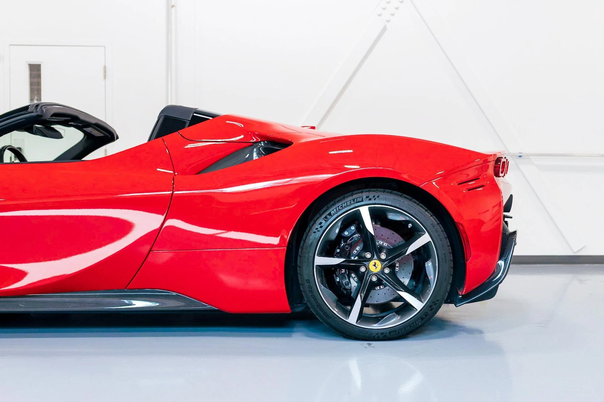mph012_155078770_Used_2025_Ferrari_SF_90_Spider_Base_1782922738_77efa7fb78