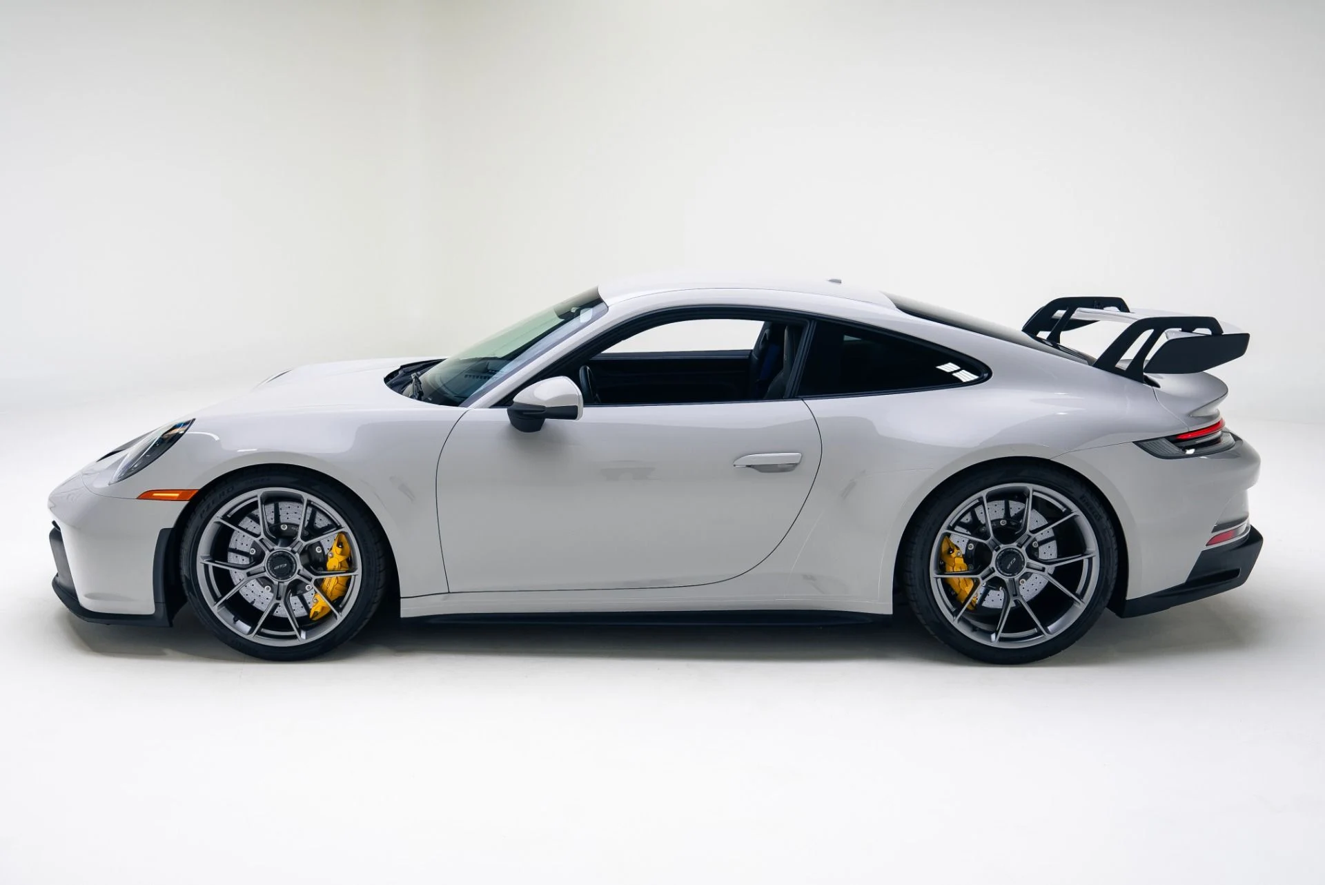 mph012_1551827343_Used_2024_Porsche_911_GT_3_1766184569_af8eb54145