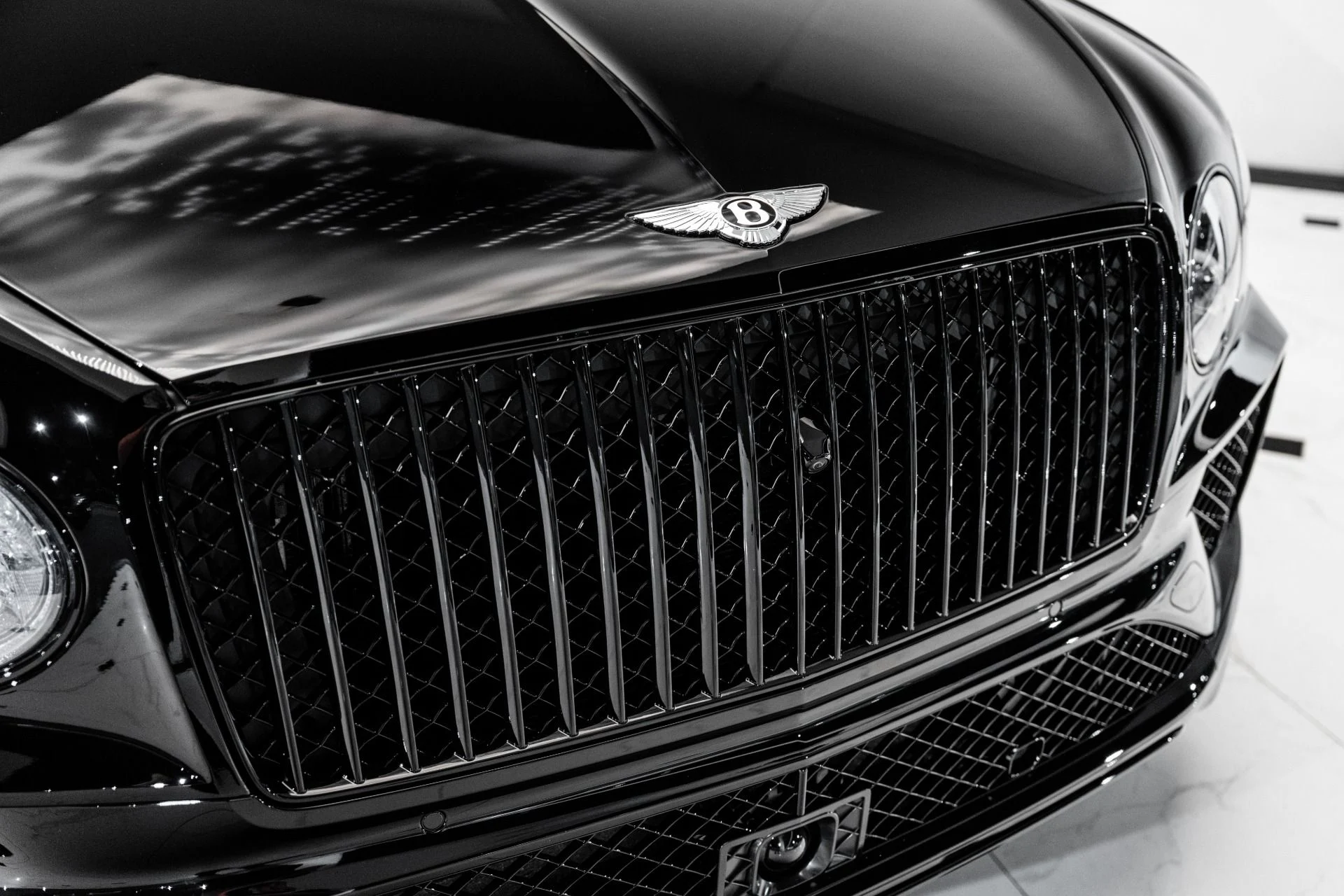 mph012_1551860381_New_2025_Bentley_BENTAYGA_EWB_AZURE_V8_Azure_V8_1749659689_8869c9213e