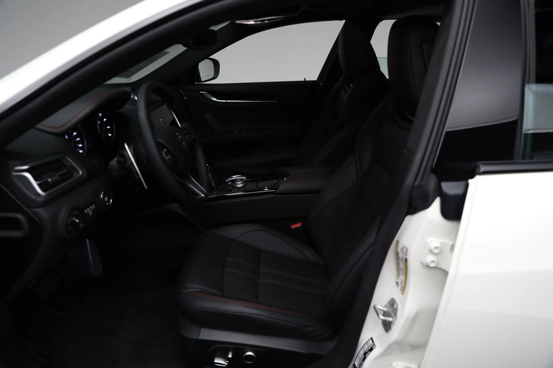 mph012_1553845961_New_2024_Maserati_Ghibli_Modena_Ultima_Q4_f7f741d42a