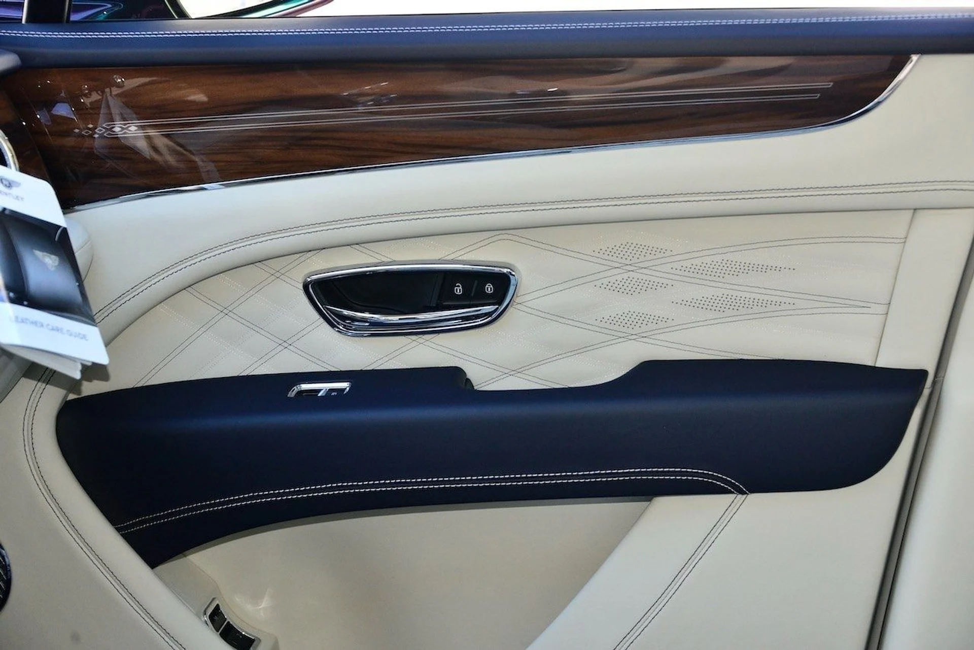 mph012_1563089739_ff8fef2da3e194de773f18e335348c2bx_a7034052bc