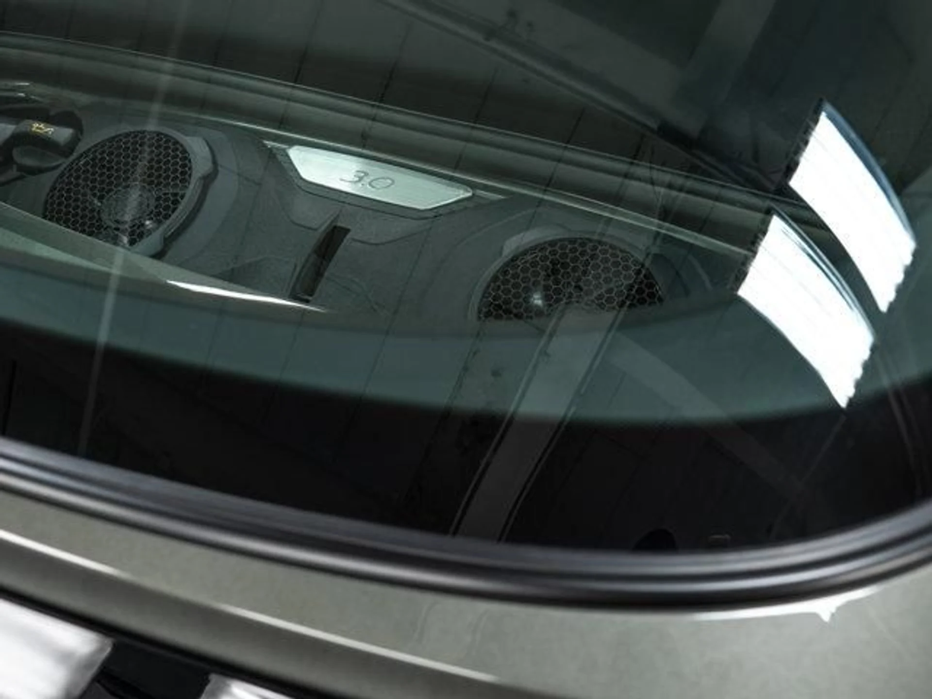 mph012_1566332421_S6_Hp_HQ_8_Vs_Xiao3_Q3_NMUU_Tlhr_HAQ_1c689988f7