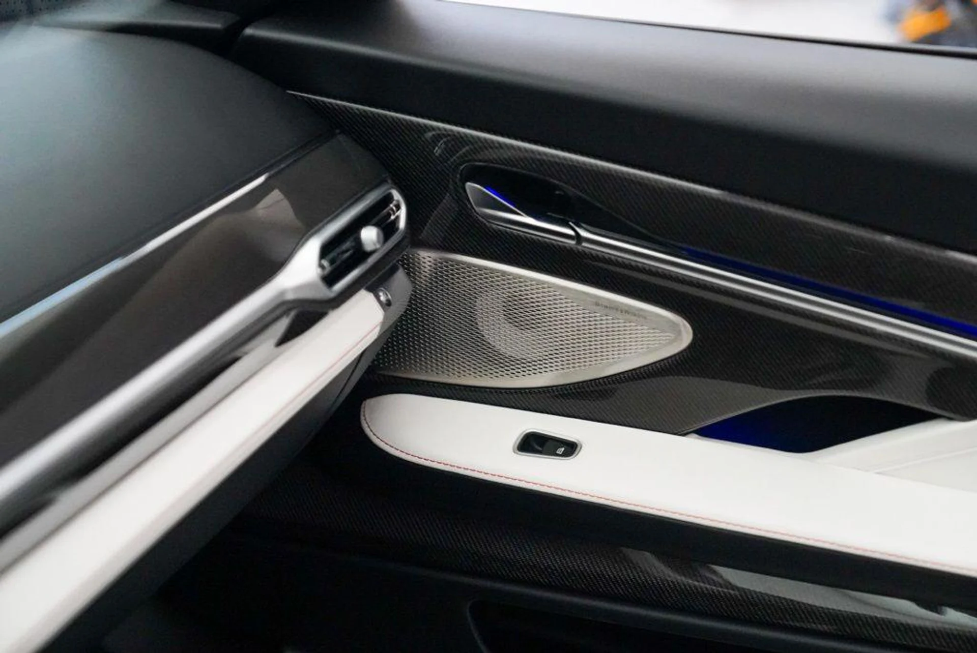 mph012_1566410048_O_Osyen75_C_Ng_Il_F72_C6_QUWUH_3o_ff60c6650d