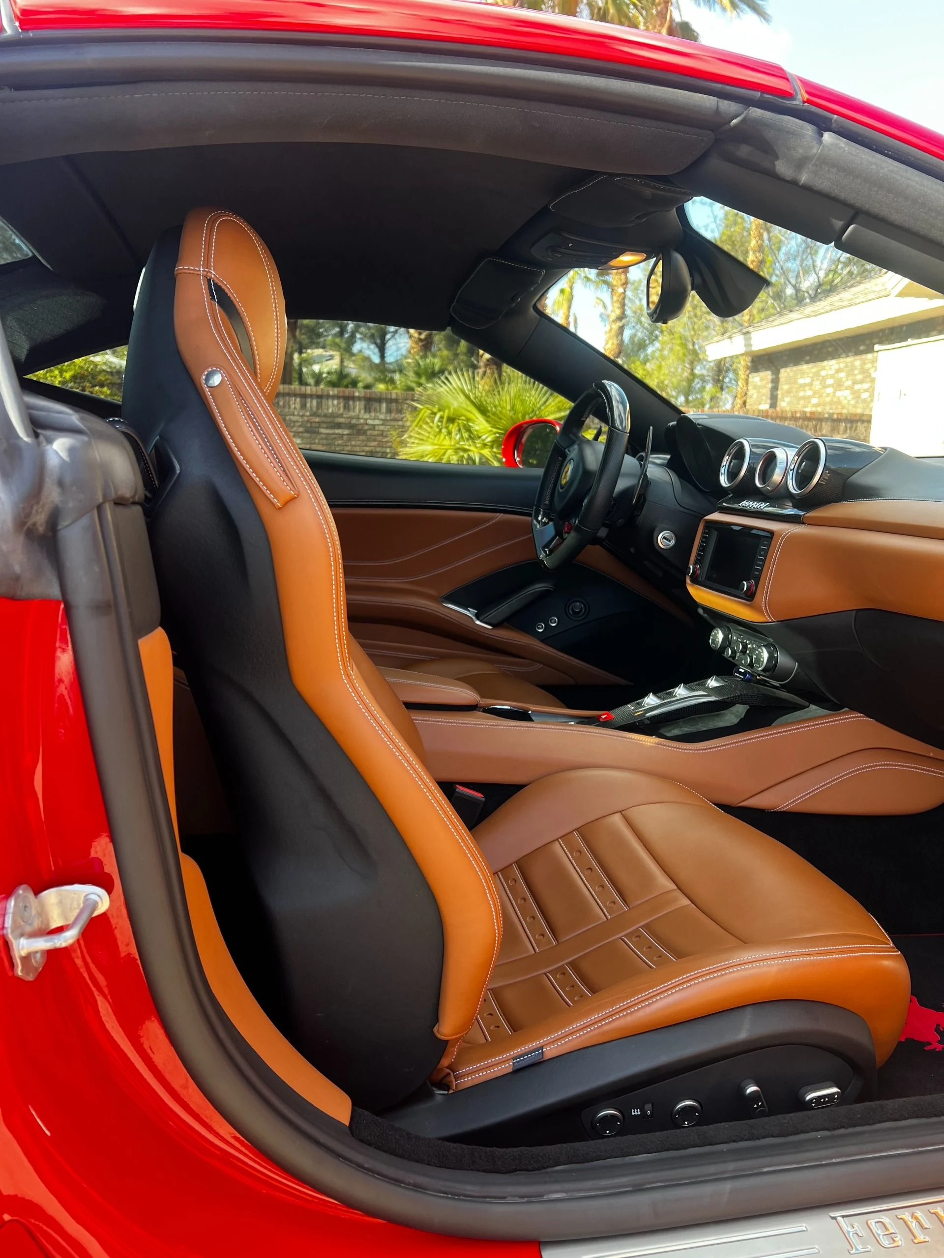 mph012_1572763033_Used_2015_Ferrari_California_T_1744322202_70d4e5b6fd