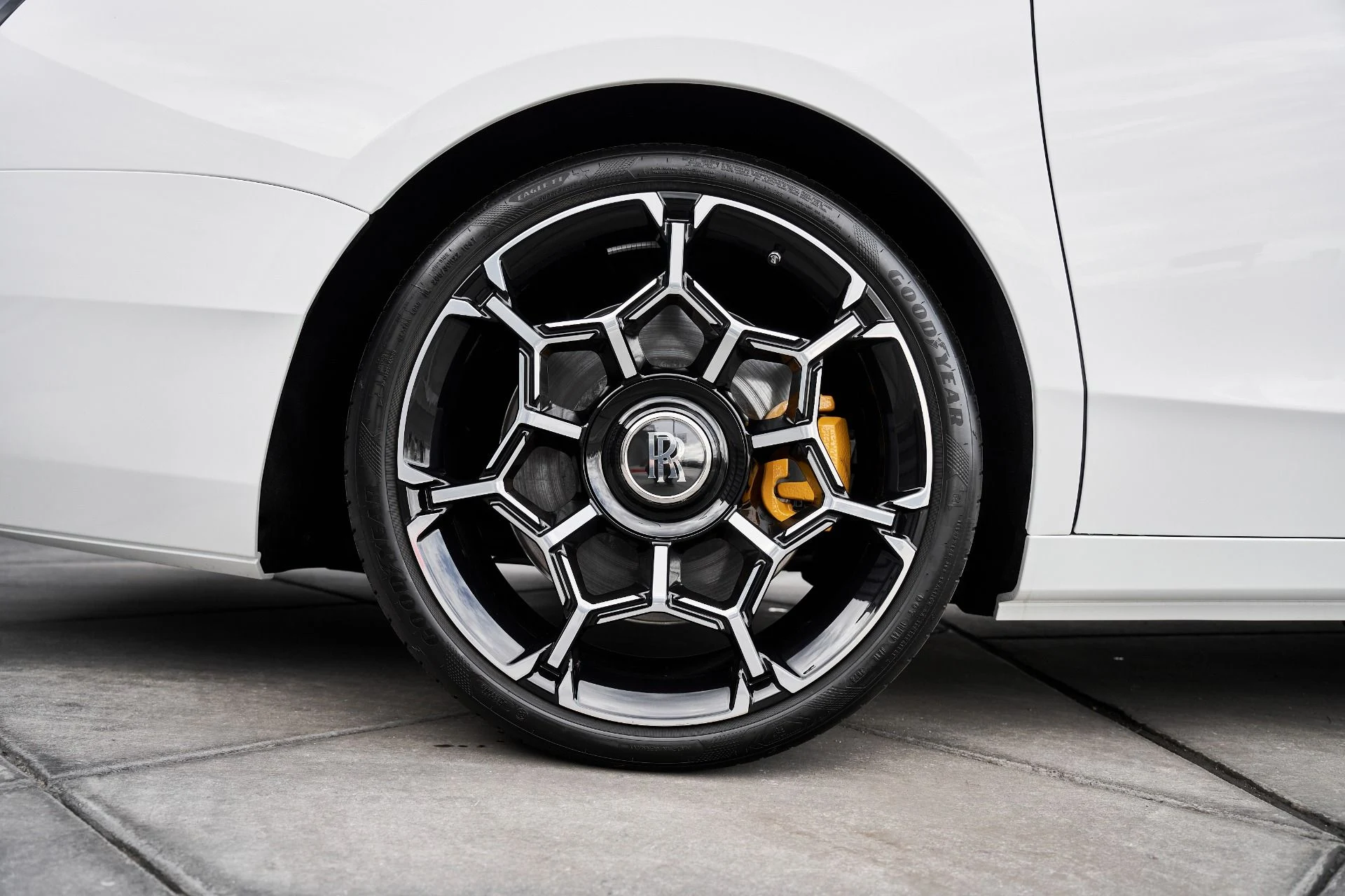 mph012_1572940781_Used_2025_Rolls_Royce_Ghost_Black_Badge_1763167759_30bc6eada7