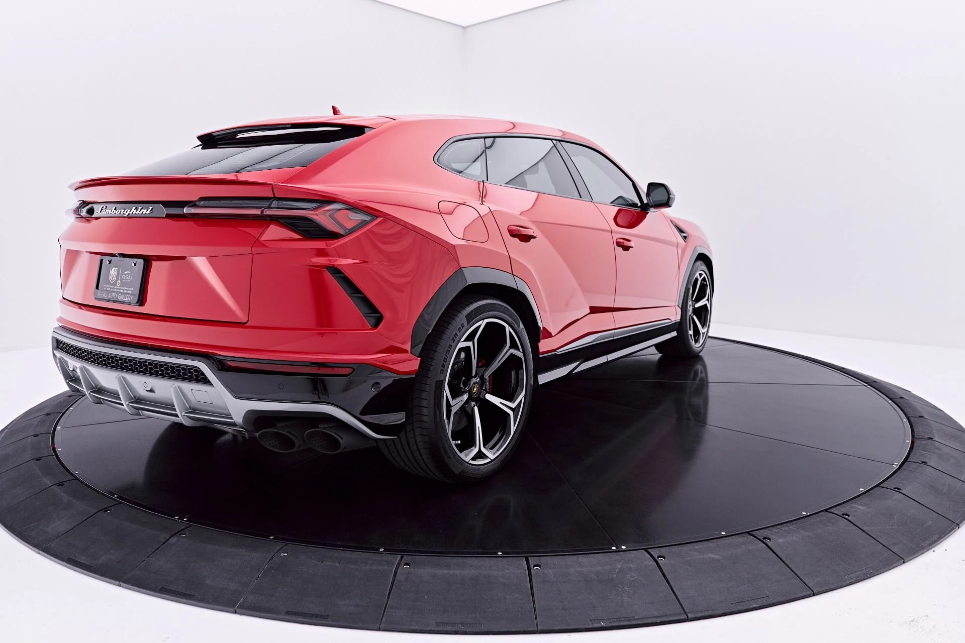 mph012_1573875033_Used_2019_Lamborghini_Urus_Base_1782947934_5acae6e342